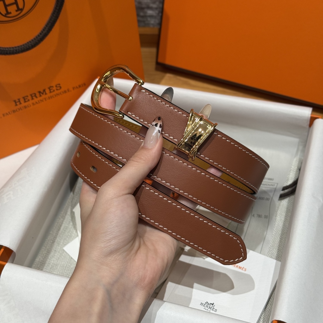 Hermès Écuyère 24 Belt: Swift Calfskin with Metal Buckle – Classic Style 2 cmp i1754109571893 7153 0 1