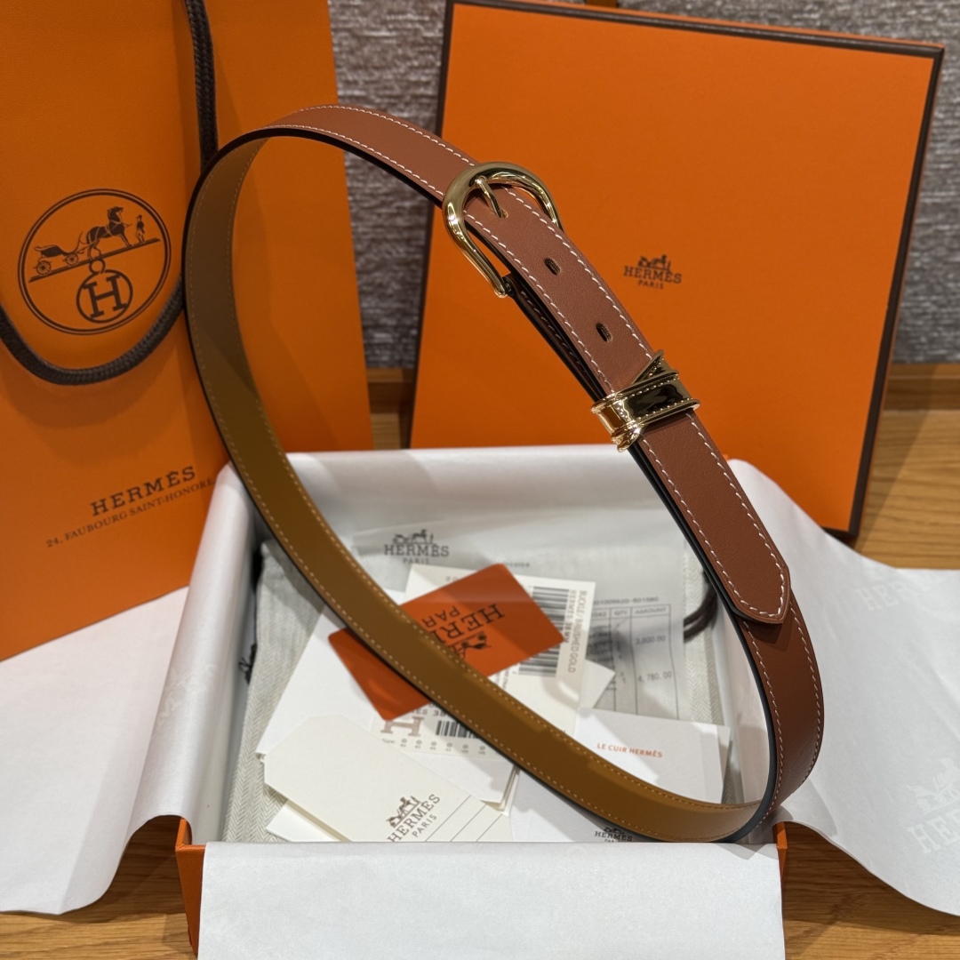 Hermès Écuyère 24 Belt: Swift Calfskin with Metal Buckle – Classic Style 3 cmp i1754109571897 8661 0 7