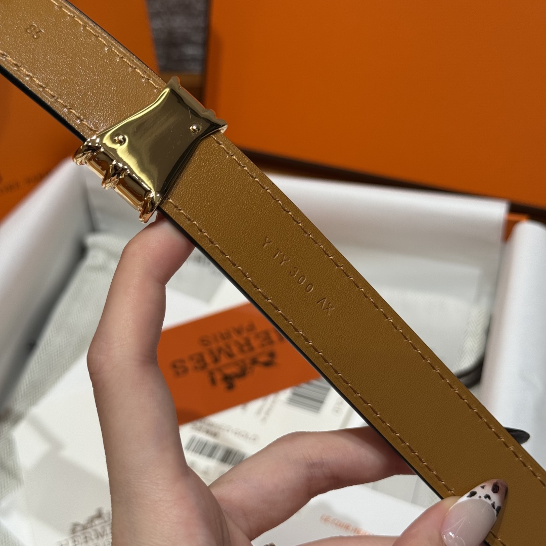 Hermès Écuyère 24 Belt: Swift Calfskin with Metal Buckle – Classic Style 8 cmp i1754109572770 3684 0 4
