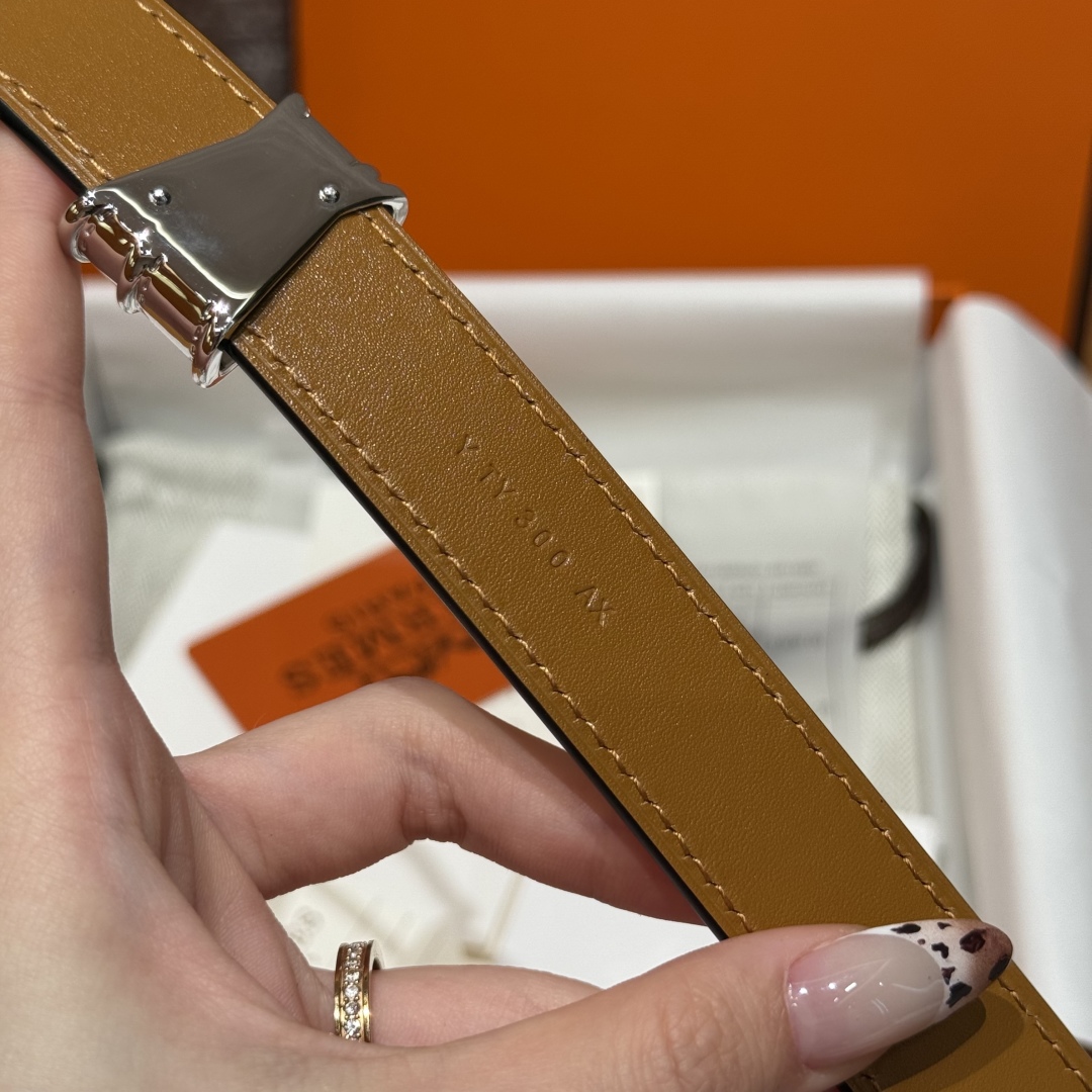 Hermes Ecuyere 24 White Swift Calfskin Leather Belt with Silver Buckle 7 cmp i1754109651964 1022 0 4