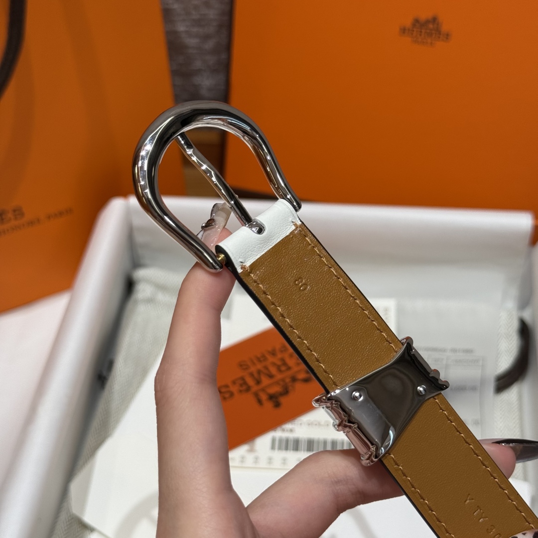 Hermes Ecuyere 24 White Swift Calfskin Leather Belt with Silver Buckle 8 cmp i1754109652963 3097 0 5