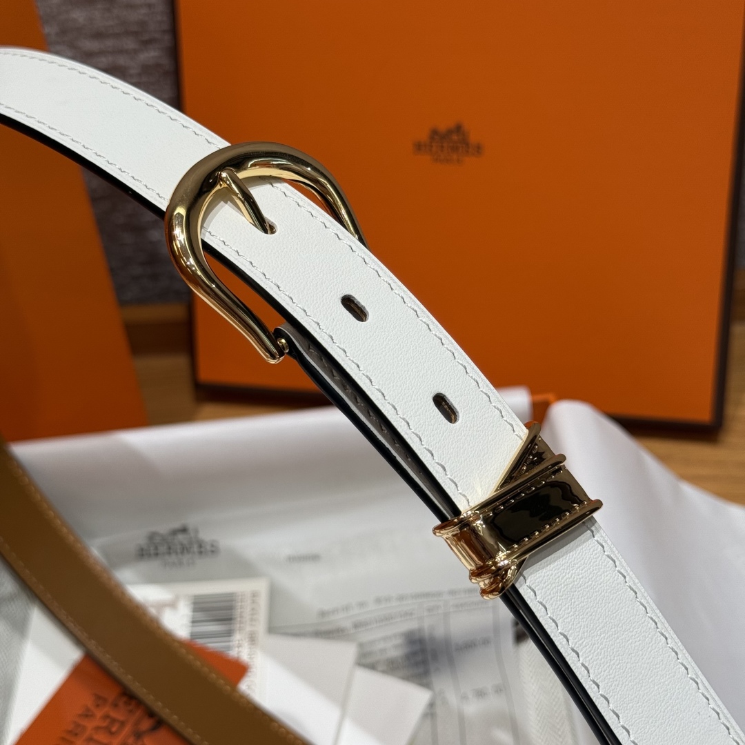 Hermes Women's Ecuyere 24 Belt - Swift Calfskin Leather with Metal Buckle 4 cmp i1754109661652 6445 0 8