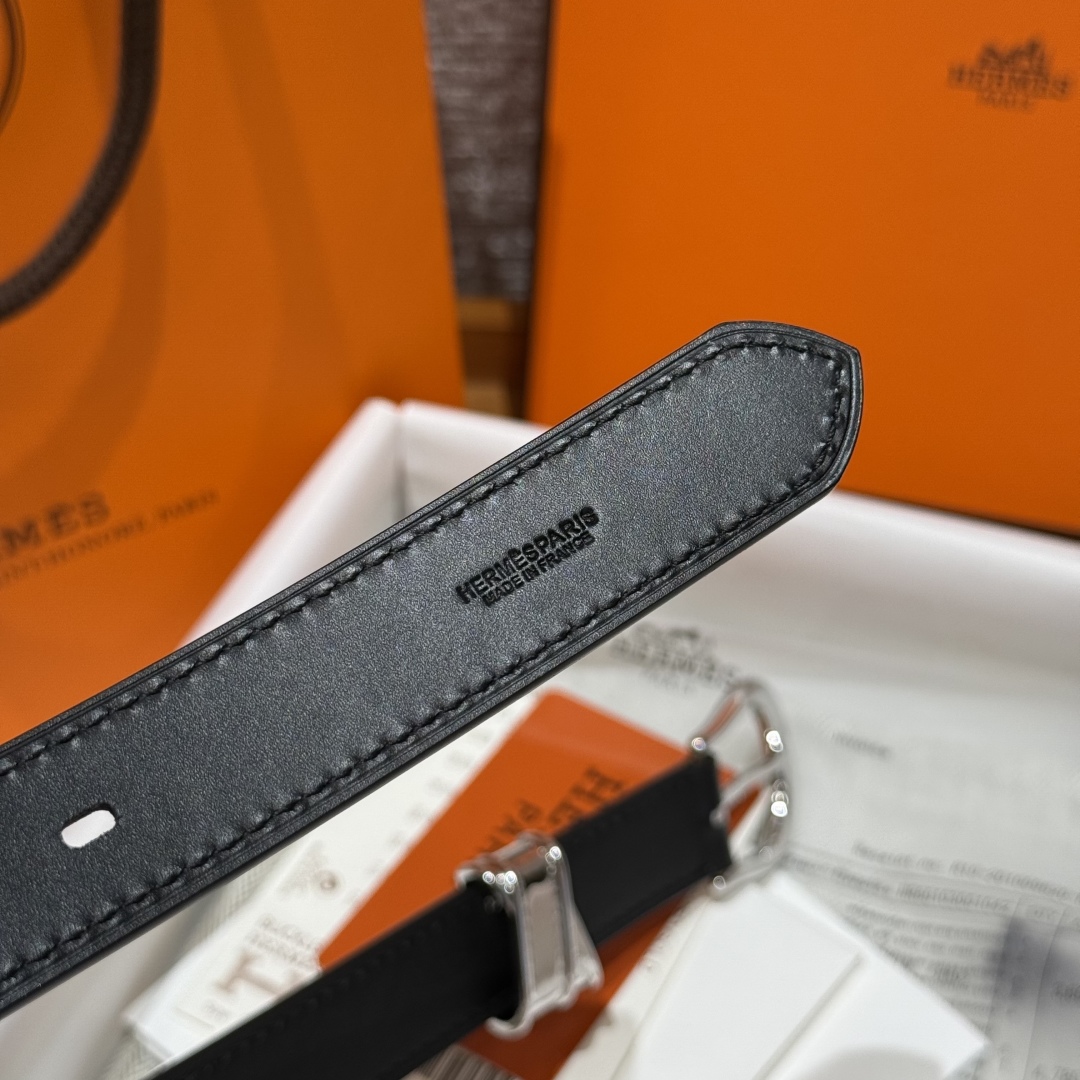 Hermes Women's Ecuyere 24 Belt in Swift Calfskin with Metal Buckle 10 cmp i1754109746894 5970 0 3