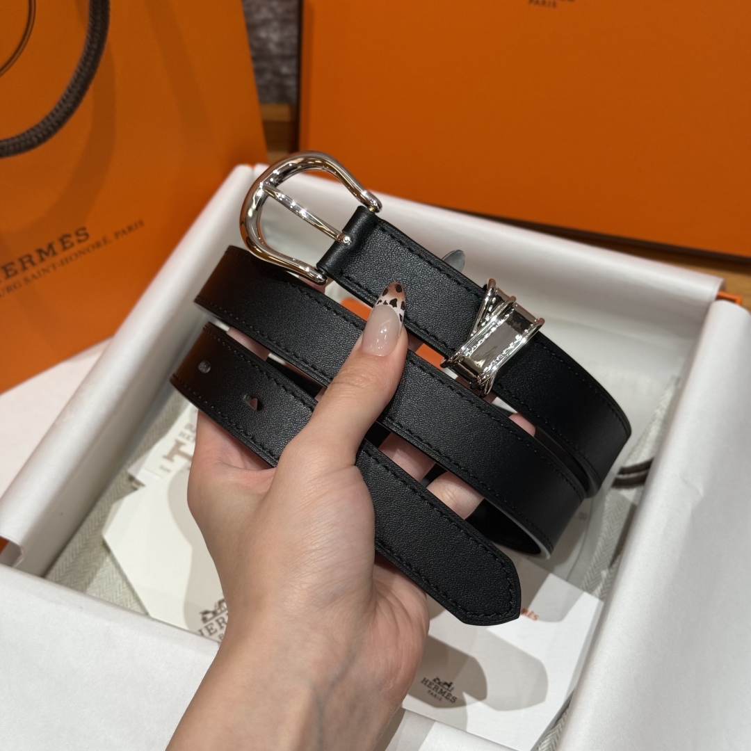 Hermes Women's Ecuyere 24 Belt in Swift Calfskin with Metal Buckle 3 cmp i1754109746903 1161 0 1