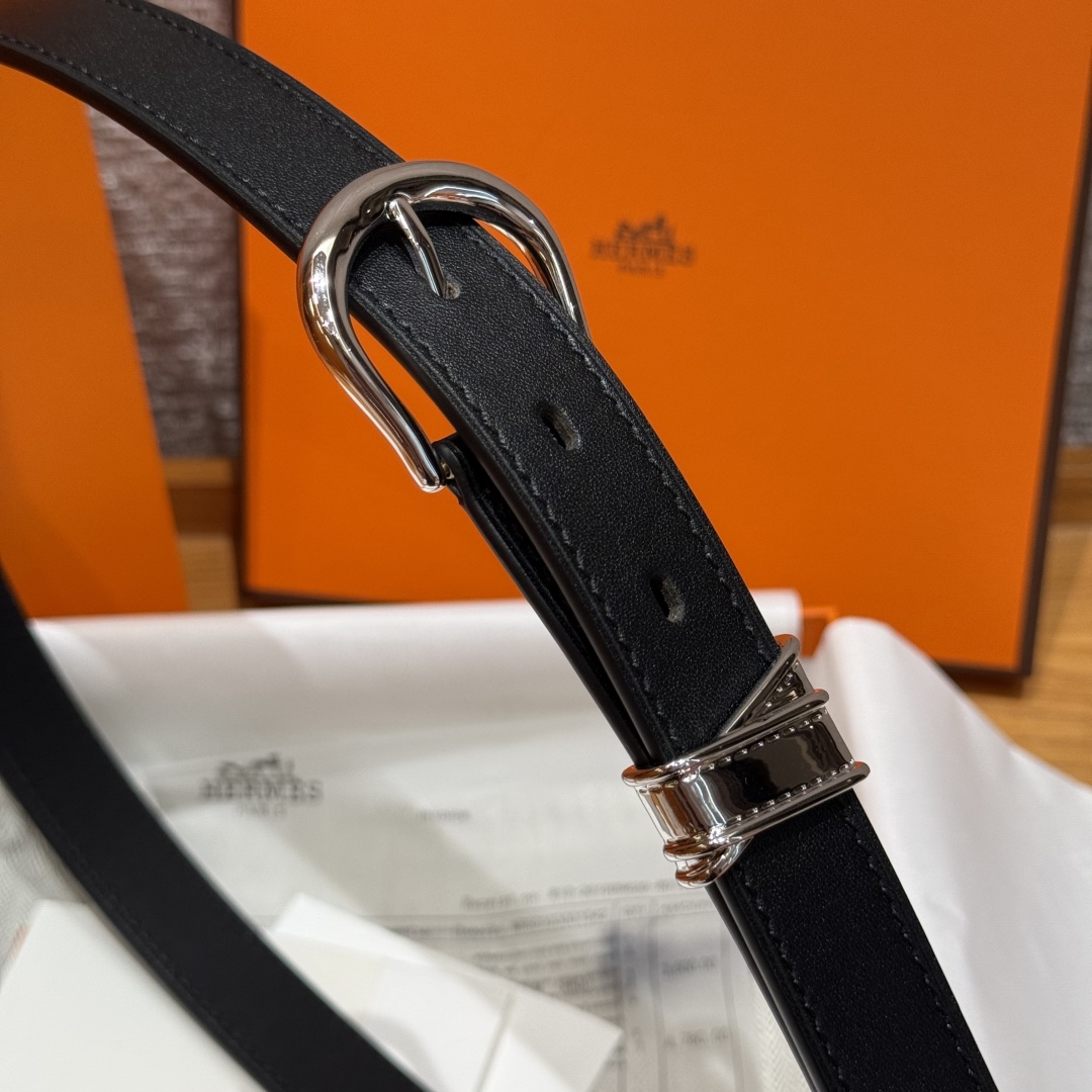 Hermes Women's Ecuyere 24 Belt in Swift Calfskin with Metal Buckle 5 cmp i1754109747906 8976 0 8