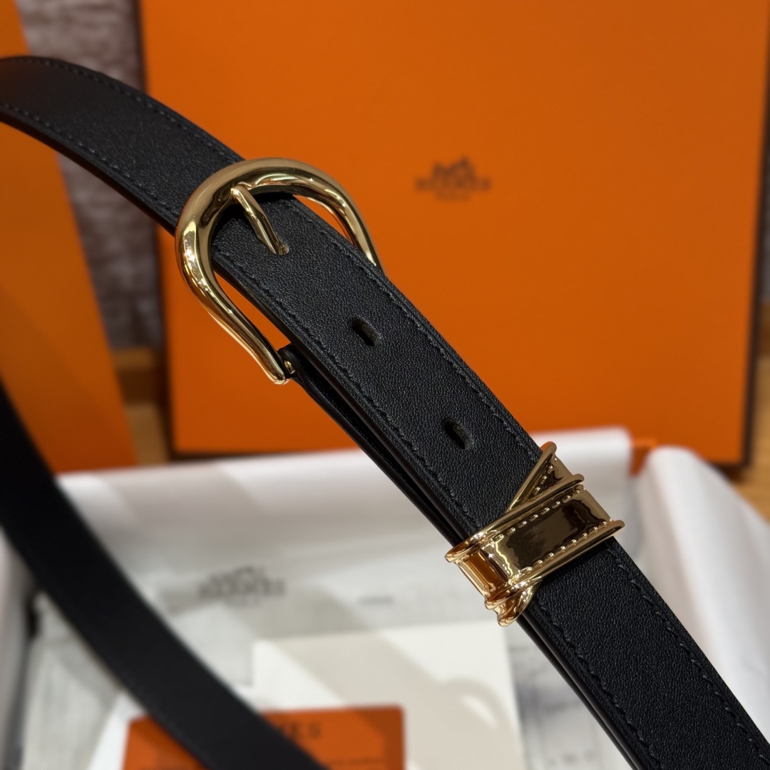 Hermès Women's Écuyère 24 Black Swift Calfskin Belt with Metal Buckle 5 cmp i1754109763635 3487 0 8