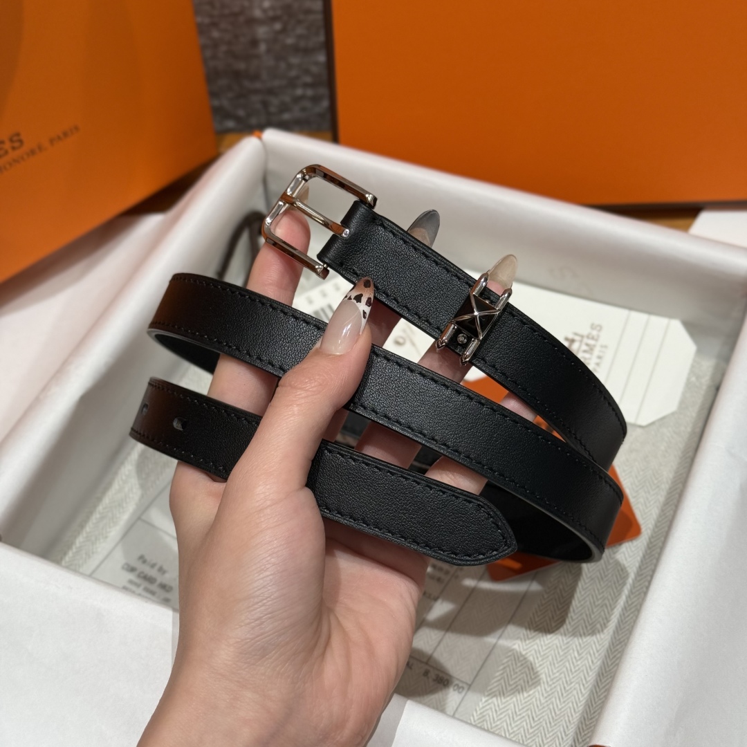 Hermès Mini Clou 20 Black Swift Leather Belt with Gold Plated Buckle 3 cmp i1754109929972 963 0 1