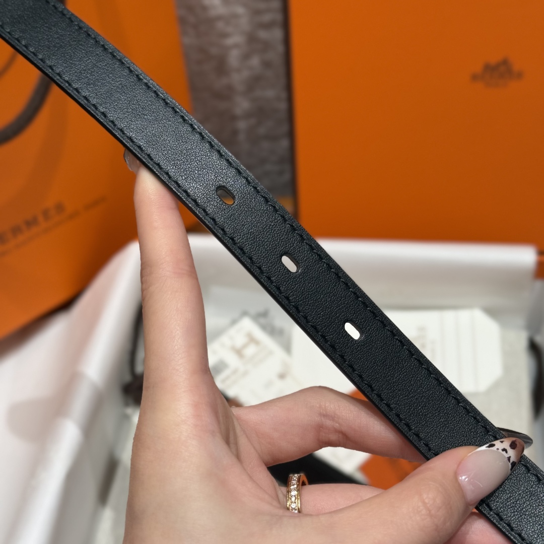 Hermès Mini Clou 20 Black Swift Leather Belt with Gold Plated Buckle 7 cmp i1754109931401 2128 0 6
