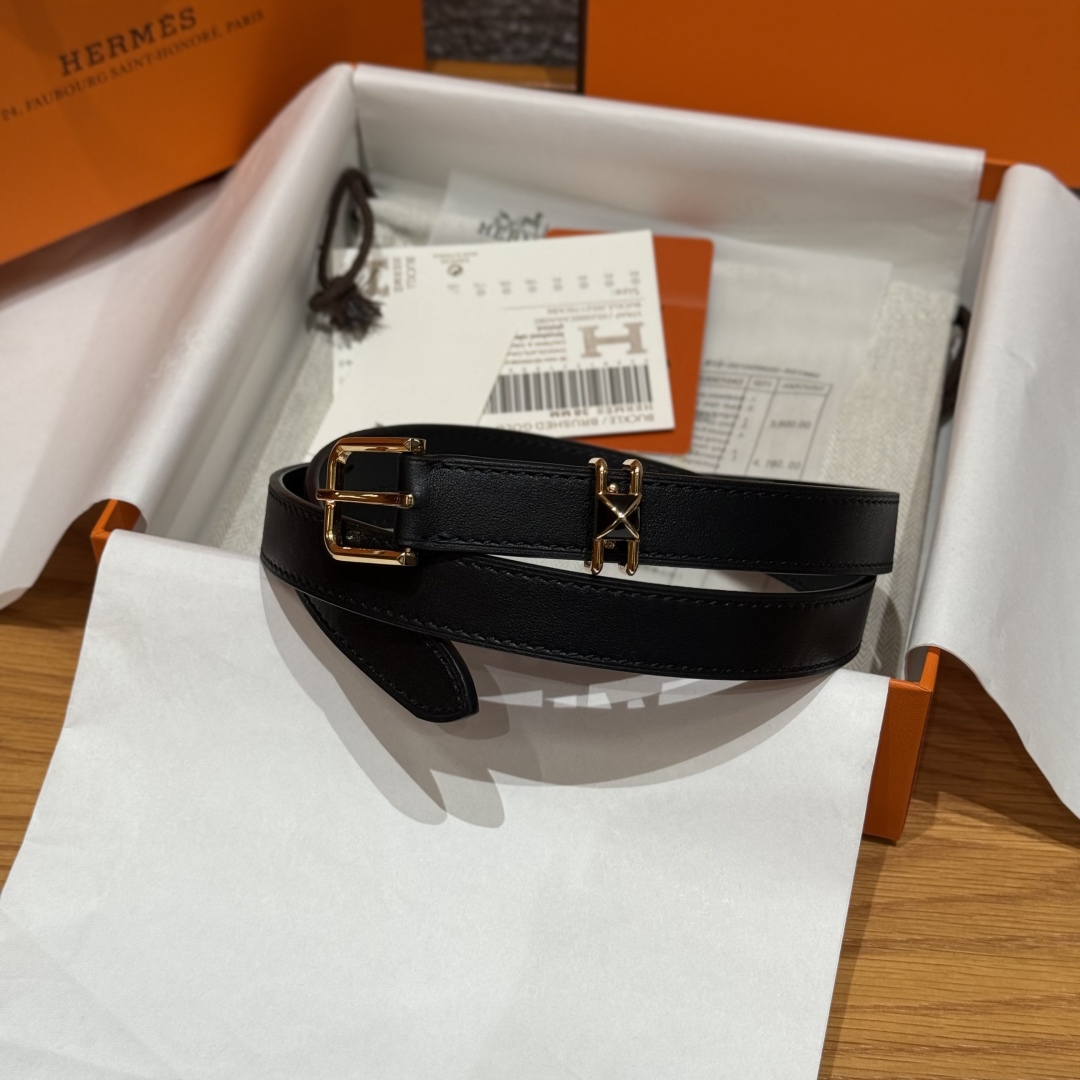 Hermes Mini Clou 20 Black Swift Leather Belt with Gold-Plated Buckle 2 cmp i1754109979068 8541 0 0