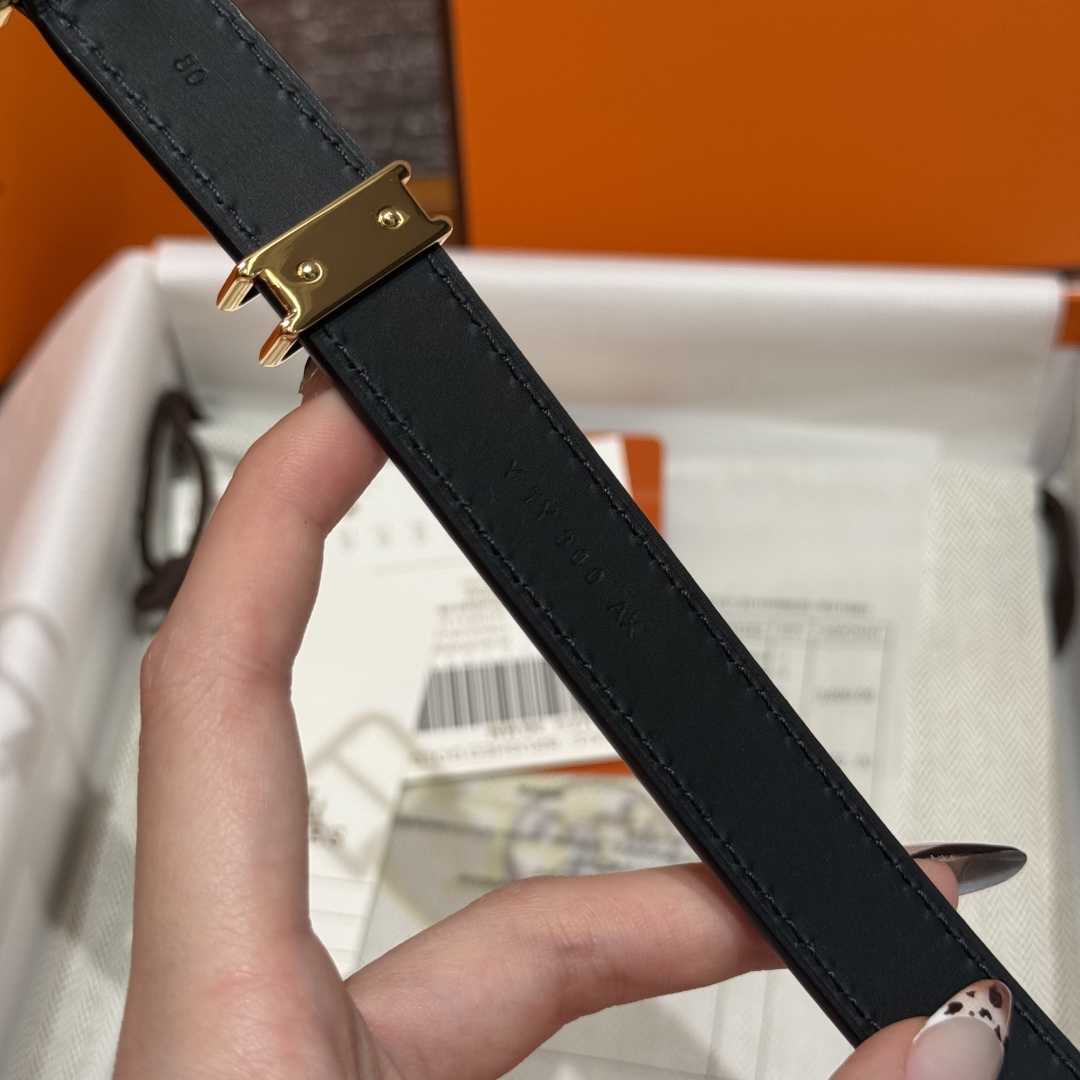Hermes Mini Clou 20 Black Swift Leather Belt with Gold-Plated Buckle 10 cmp i1754109980098 5122 0 4