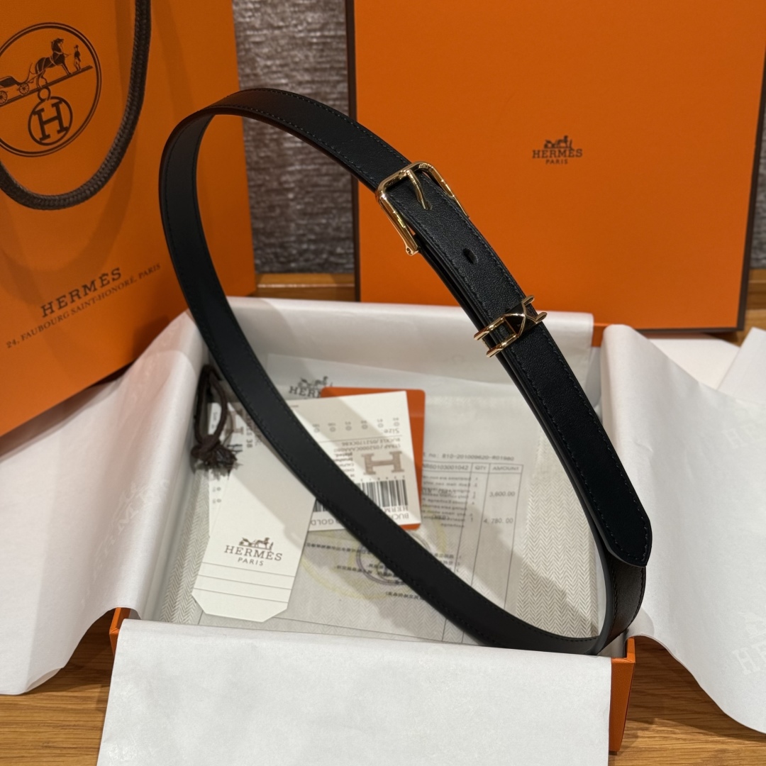 Hermes Mini Clou 20 Black Swift Leather Belt with Gold-Plated Buckle 4 cmp i1754109980108 2946 0 7