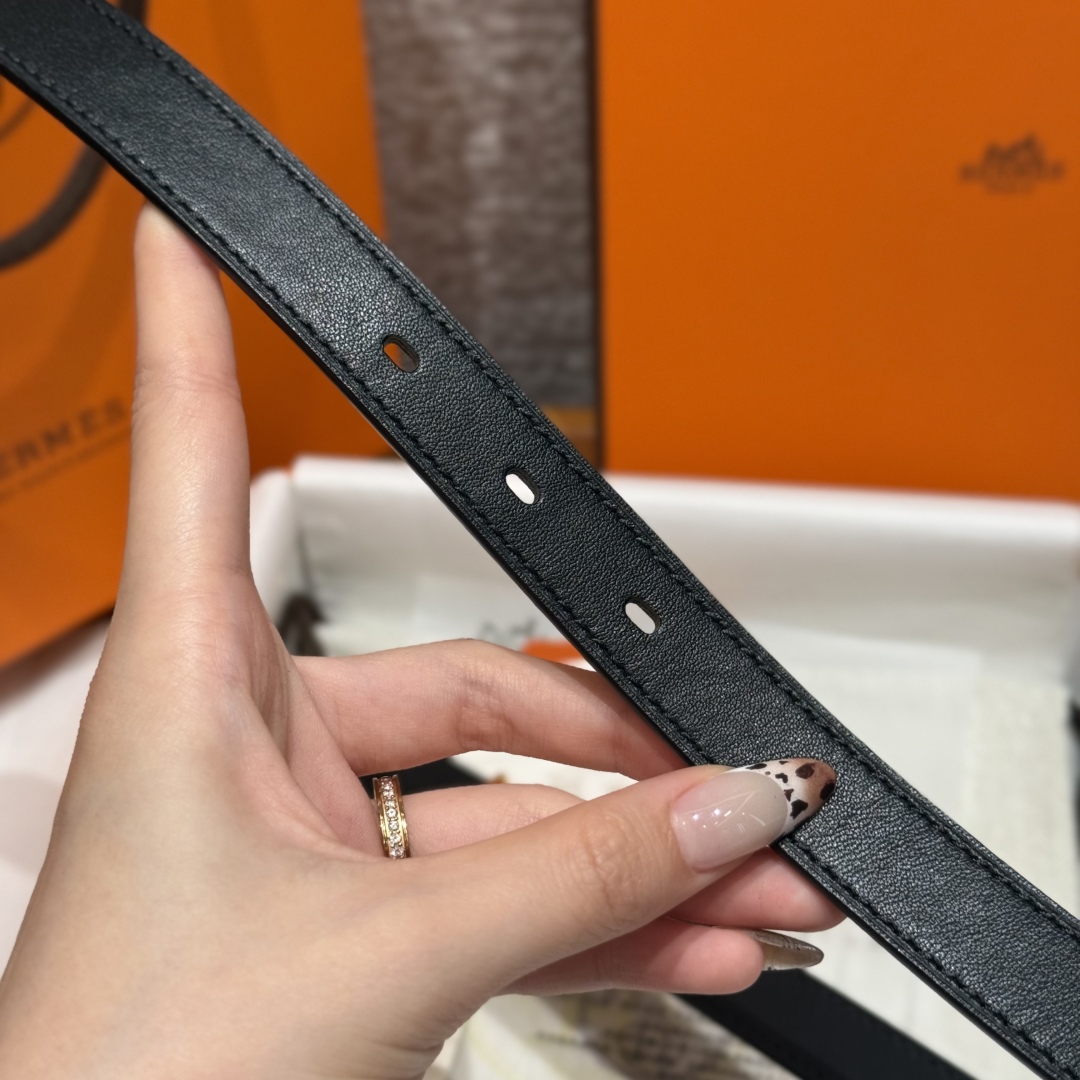 Hermes Mini Clou 20 Black Swift Leather Belt with Gold-Plated Buckle 7 cmp i1754109980109 3965 0 6