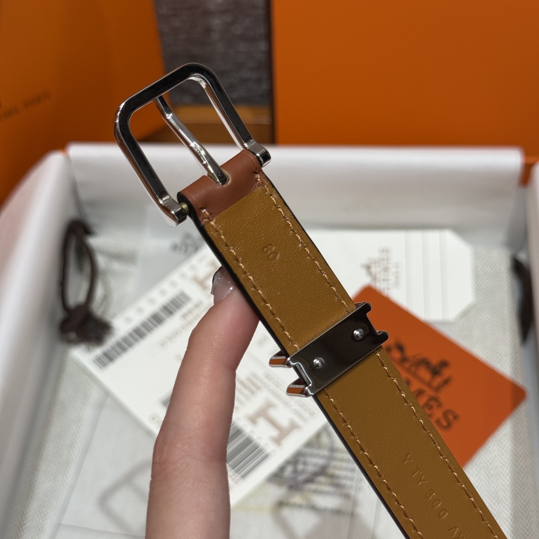 Hermes Mini Clou 20 Swift Leather Belt with Gilded Buckle - Refined Elegance 7 cmp i1754113684835 411 0 5
