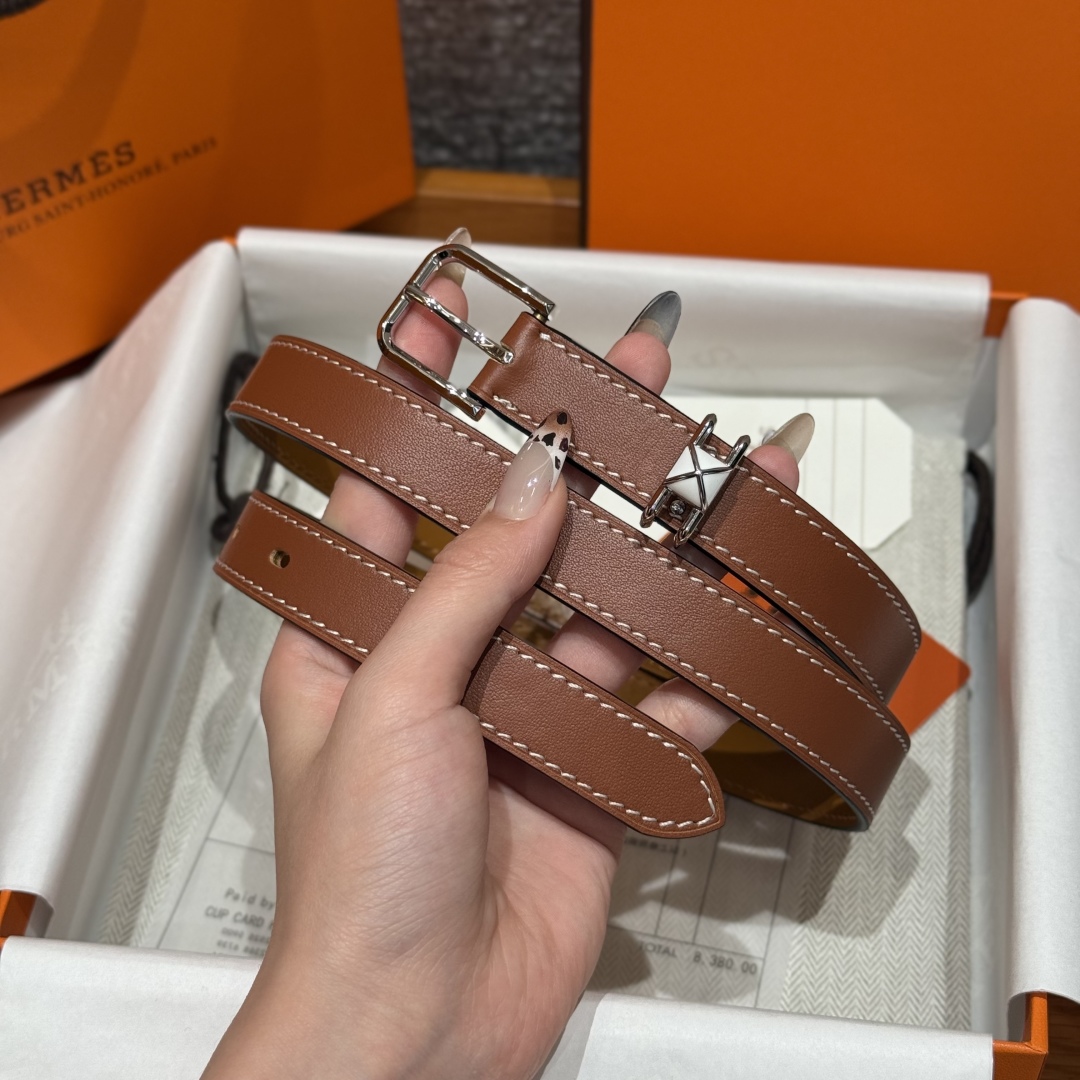 Hermes Mini Clou 20 Swift Leather Belt with Gilded Buckle - Refined Elegance 2 cmp i1754113685903 7117 0 1