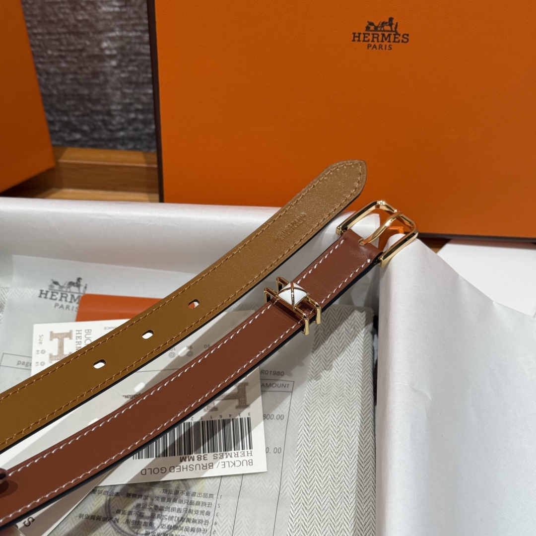 Hermes Mini Clou 20 Swift Leather Belt with Gold Plated Buckle 5 cmp i1754113697675 9604 0 2