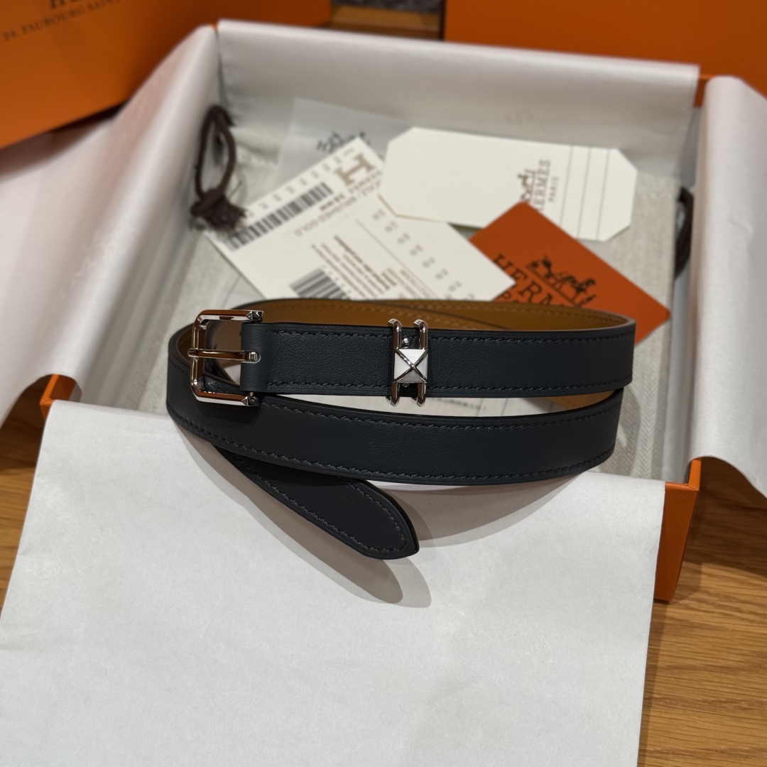 Hermes Mini Clou 20 Belt in Swift Calfskin with Gold Plated Buckle 2 cmp i1754113913868 2071 0 0