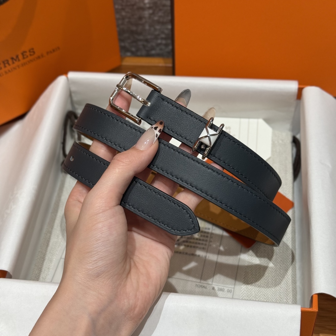 Hermes Mini Clou 20 Belt in Swift Calfskin with Gold Plated Buckle 3 cmp i1754113913874 504 0 1