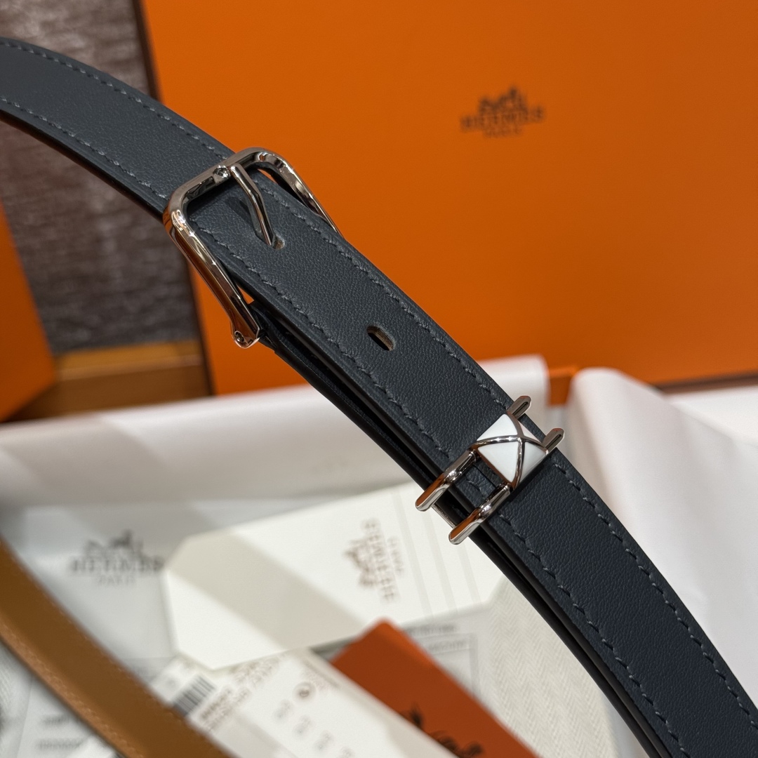 Hermes Mini Clou 20 Belt in Swift Calfskin with Gold Plated Buckle 5 cmp i1754113913874 6551 0 8