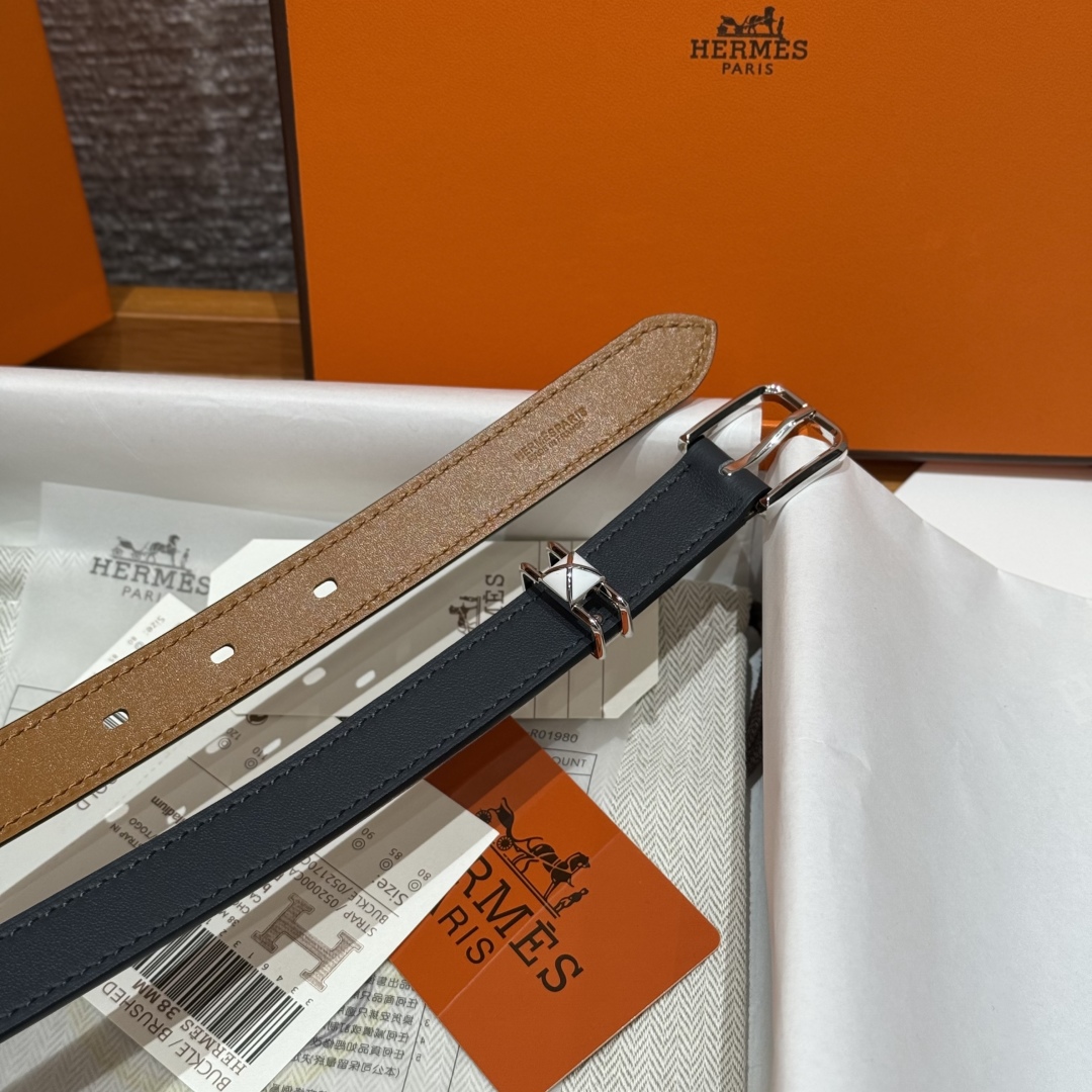 Hermes Mini Clou 20 Belt in Swift Calfskin with Gold Plated Buckle 6 cmp i1754113913878 2065 0 2