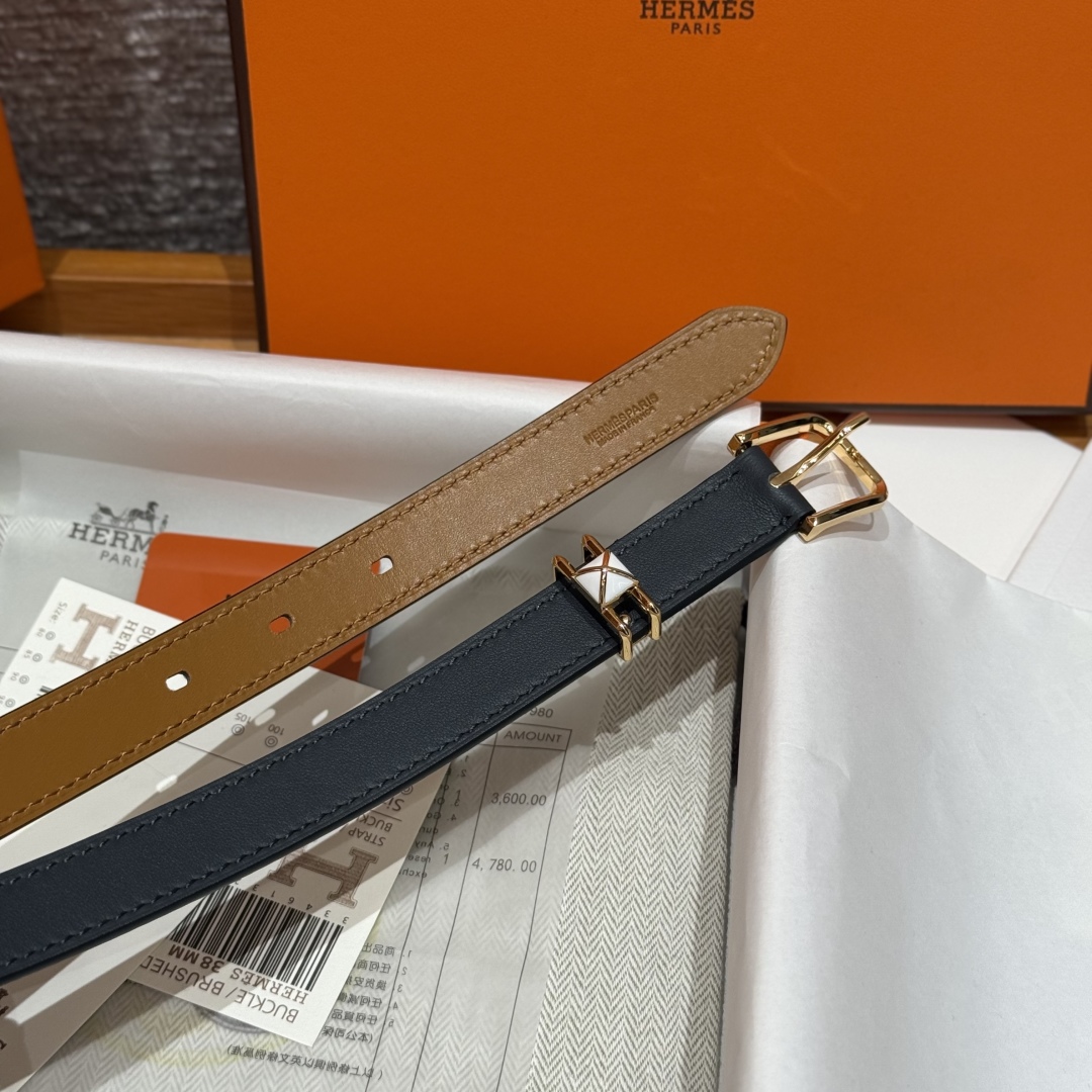 Hermès Mini Clou 20 Belt: Swift Leather, Gold Plated Buckle, 20 mm Width 6 cmp i1754113925049 938 0 2