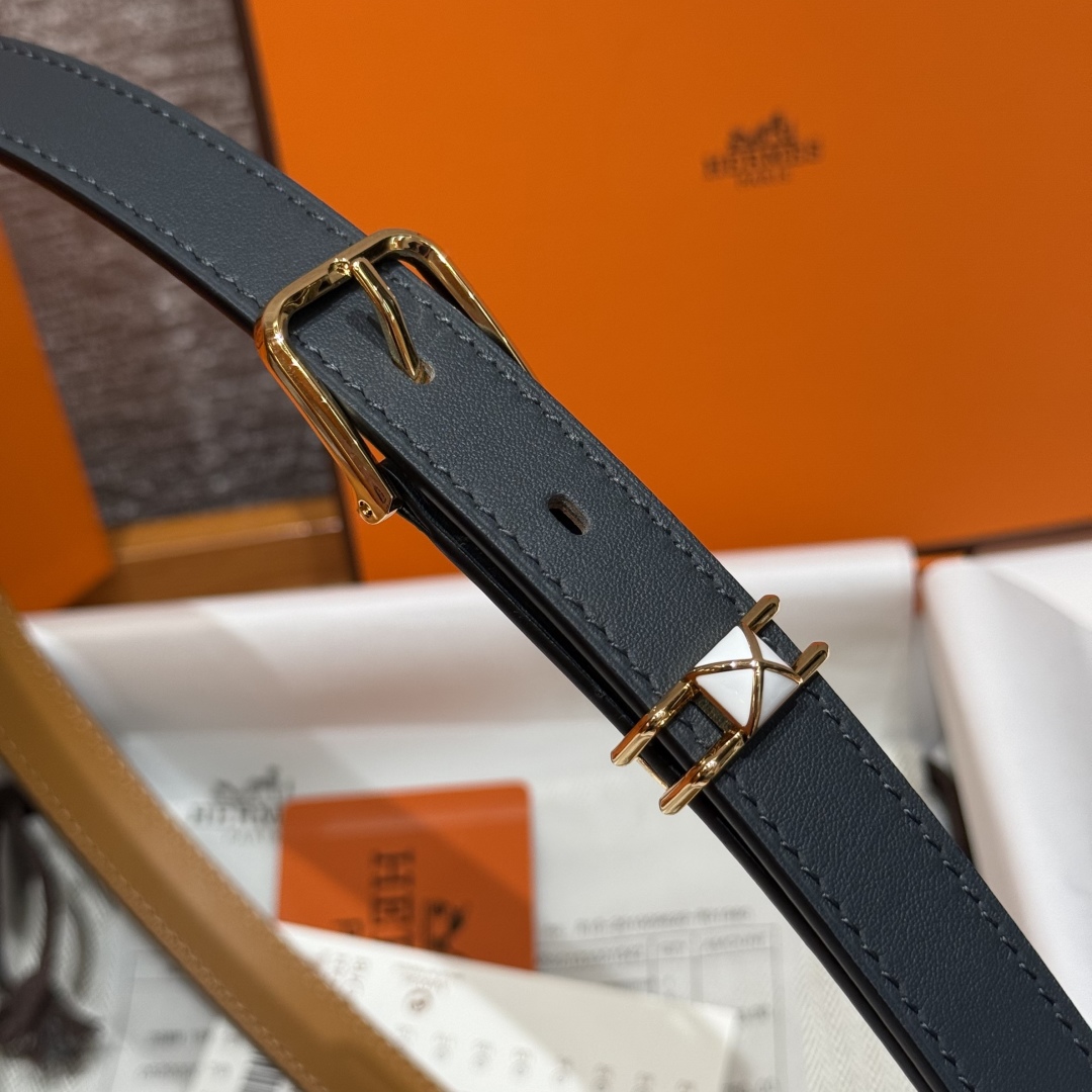 Hermès Mini Clou 20 Belt: Swift Leather, Gold Plated Buckle, 20 mm Width 5 cmp i1754113925057 3083 0 8