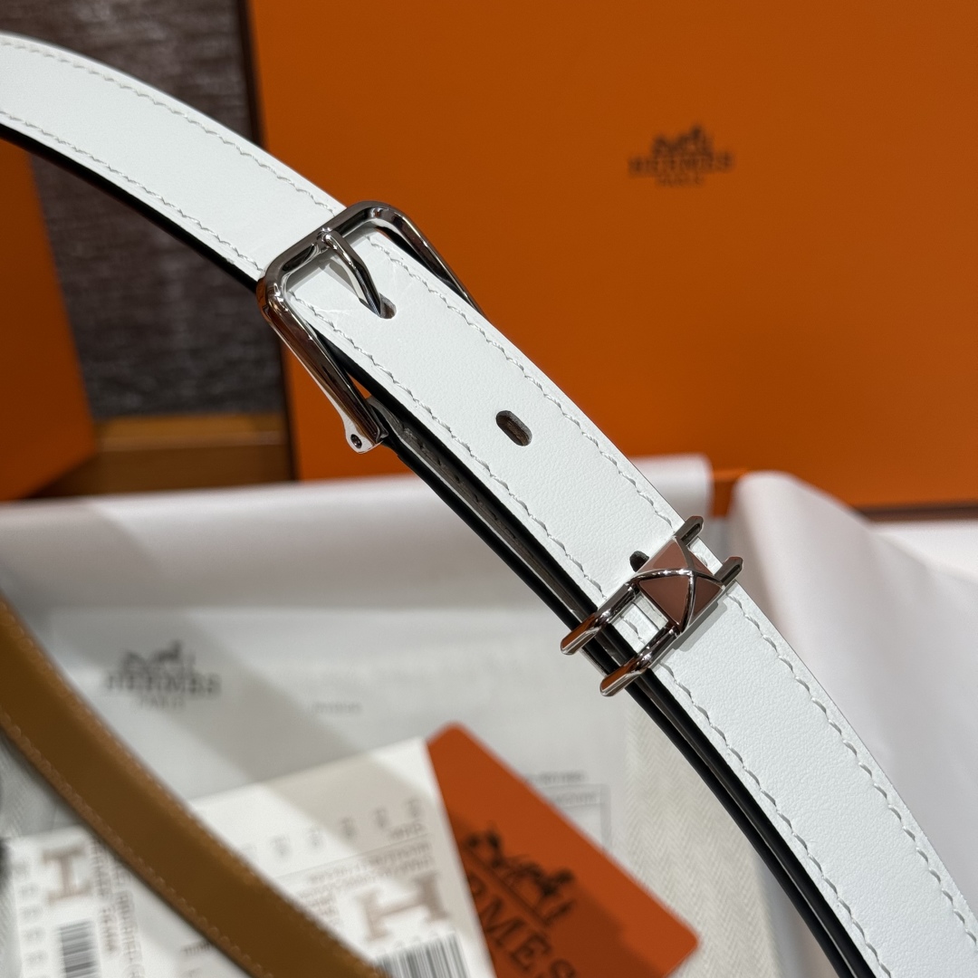 Hermès Mini Clou 20 White Swift Calfskin Leather Belt with Gold Plated Buckle 5 cmp i1754113977099 4142 0 8