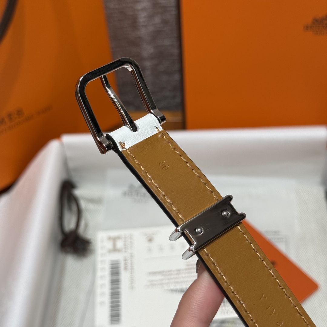 Hermès Mini Clou 20 White Swift Calfskin Leather Belt with Gold Plated Buckle 8 cmp i1754113978088 4189 0 5