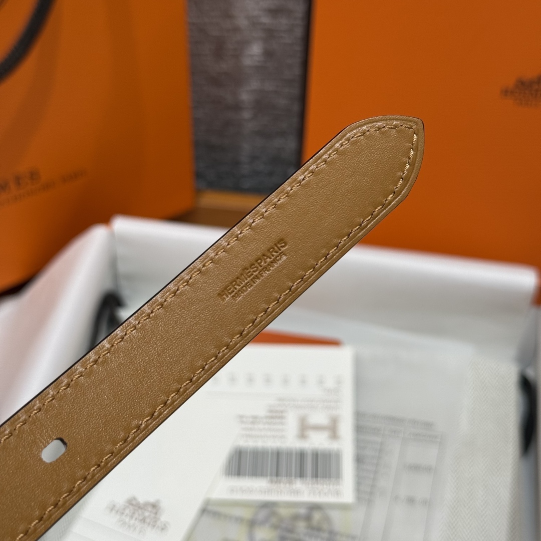 Hermès Mini Clou 20 White Swift Leather Belt with Gold Plated Buckle 9 cmp i1754113988502 7508 0 3