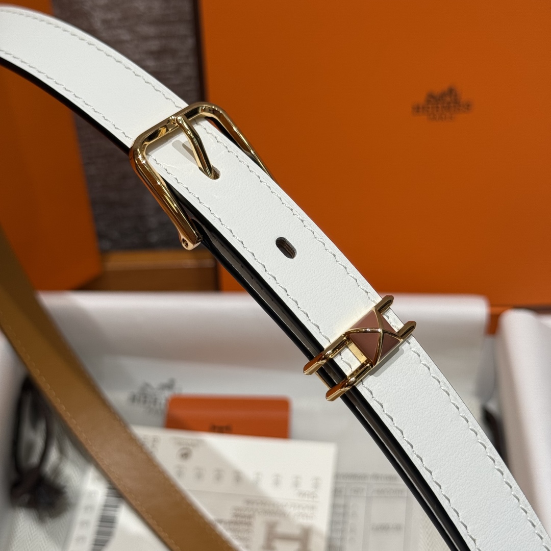 Hermès Mini Clou 20 White Swift Leather Belt with Gold Plated Buckle 5 cmp i1754113988508 612 0 7