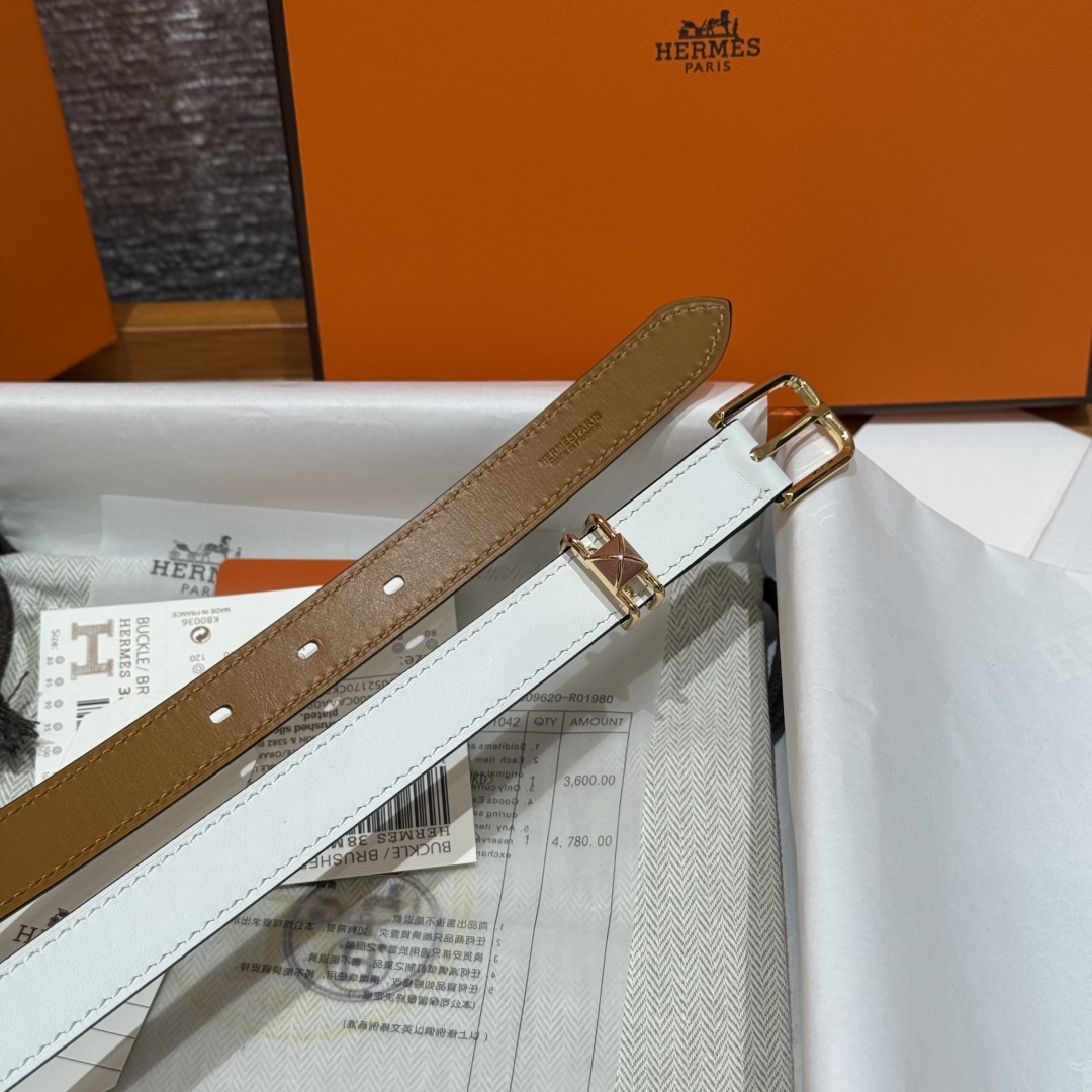 Hermès Mini Clou 20 White Swift Leather Belt with Gold Plated Buckle 6 cmp i1754113990666 1488 0 2
