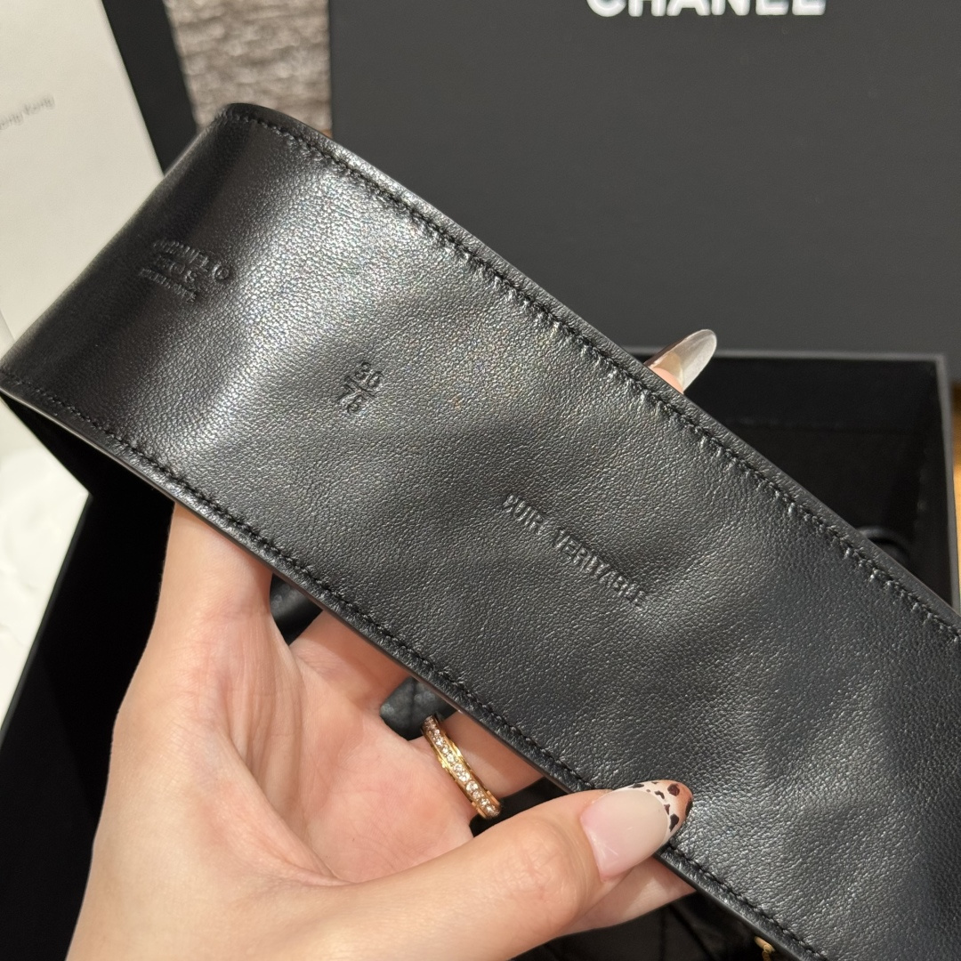 香家宽版女士腰带 在2025春夏高级成衣系列中-Chinese wholesaler seller Clothes Bags handbags wholesale Shoes High Quatity wholesaler seller Cheap Sneakers from China Factory Chinese suppliers china wholesale clothing wholesaler seller 香家宽版女士腰带 在2025春夏高级成衣系列中
