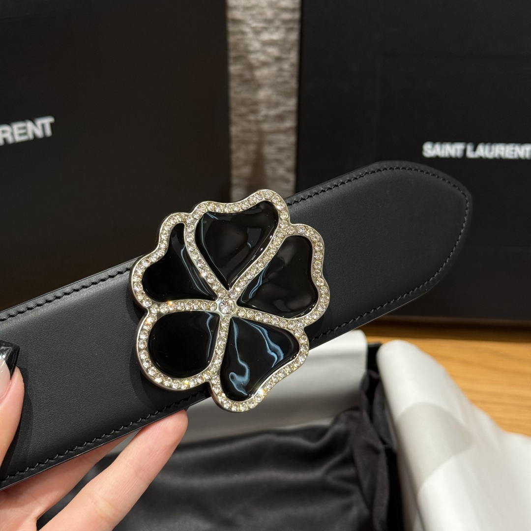 圣家新款女士腰带 这是一款充满时尚个性魅力的腰带 采用优质的牛皮革材质打造-Chinese UA Cheap High Quatity Brand Clothes Bags handbags Sneakers wholesale wholesaler seller from China Factory suppliers Fashion Clothing Shoes best Quality Beautiful Price 圣家新款女士腰带 这是一款充满时尚个性魅力的腰带 采用优质的牛皮革材质打造