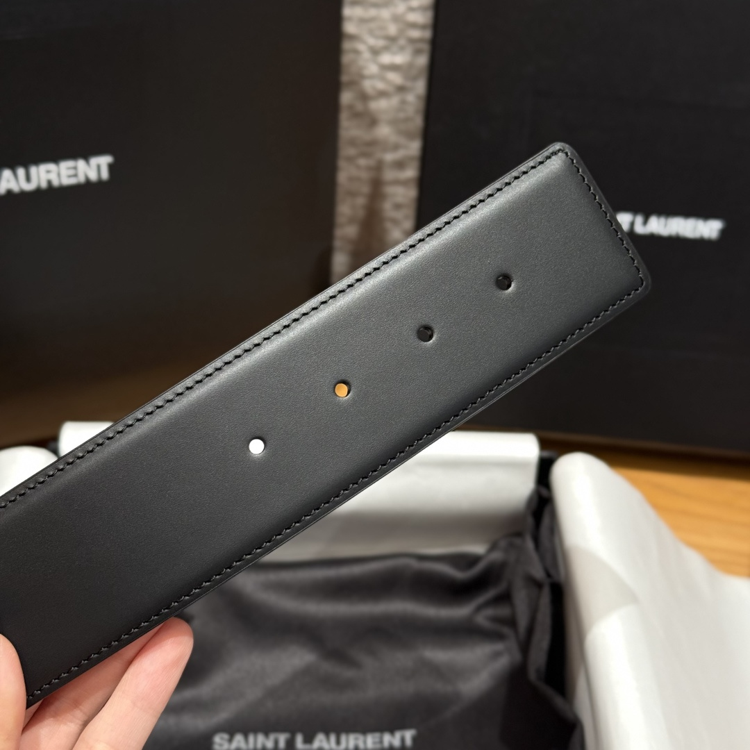 圣家新款女士腰带 这是一款充满时尚个性魅力的腰带 采用优质的牛皮革材质打造-Chinese UA Cheap High Quatity Brand Clothes Bags handbags Sneakers wholesale wholesaler seller from China Factory suppliers Fashion Clothing Shoes best Quality Beautiful Price 圣家新款女士腰带 这是一款充满时尚个性魅力的腰带 采用优质的牛皮革材质打造