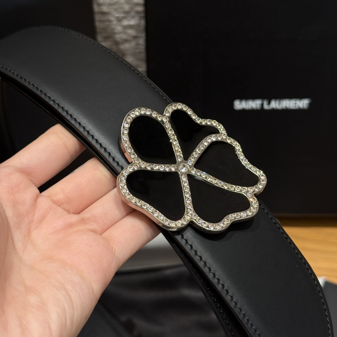 圣家新款女士腰带 这是一款充满时尚个性魅力的腰带 采用优质的牛皮革材质打造-Chinese UA Cheap High Quatity Brand Clothes Bags handbags Sneakers wholesale wholesaler seller from China Factory suppliers Fashion Clothing Shoes best Quality Beautiful Price 圣家新款女士腰带 这是一款充满时尚个性魅力的腰带 采用优质的牛皮革材质打造