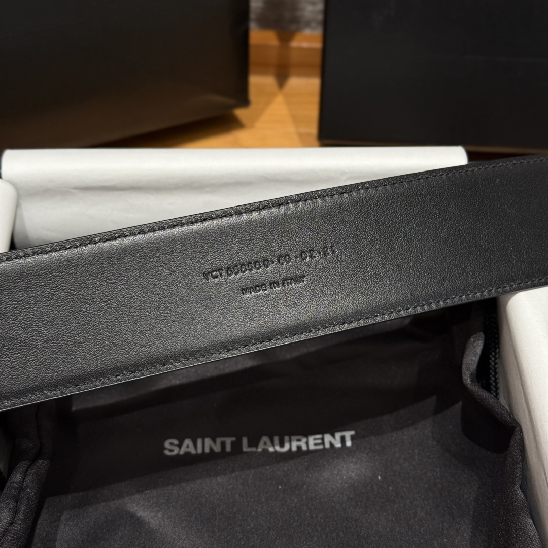 圣家新款女士腰带 这是一款充满时尚个性魅力的腰带 采用优质的牛皮革材质打造-Chinese UA Cheap High Quatity Brand Clothes Bags handbags Sneakers wholesale wholesaler seller from China Factory suppliers Fashion Clothing Shoes best Quality Beautiful Price 圣家新款女士腰带 这是一款充满时尚个性魅力的腰带 采用优质的牛皮革材质打造