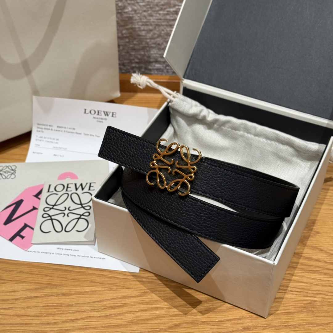 -新款女士腰带EWE 意威经典LOGO腰带实用性很强光滑小牛皮双面腰带，配有EWE Anagram搭扣腰