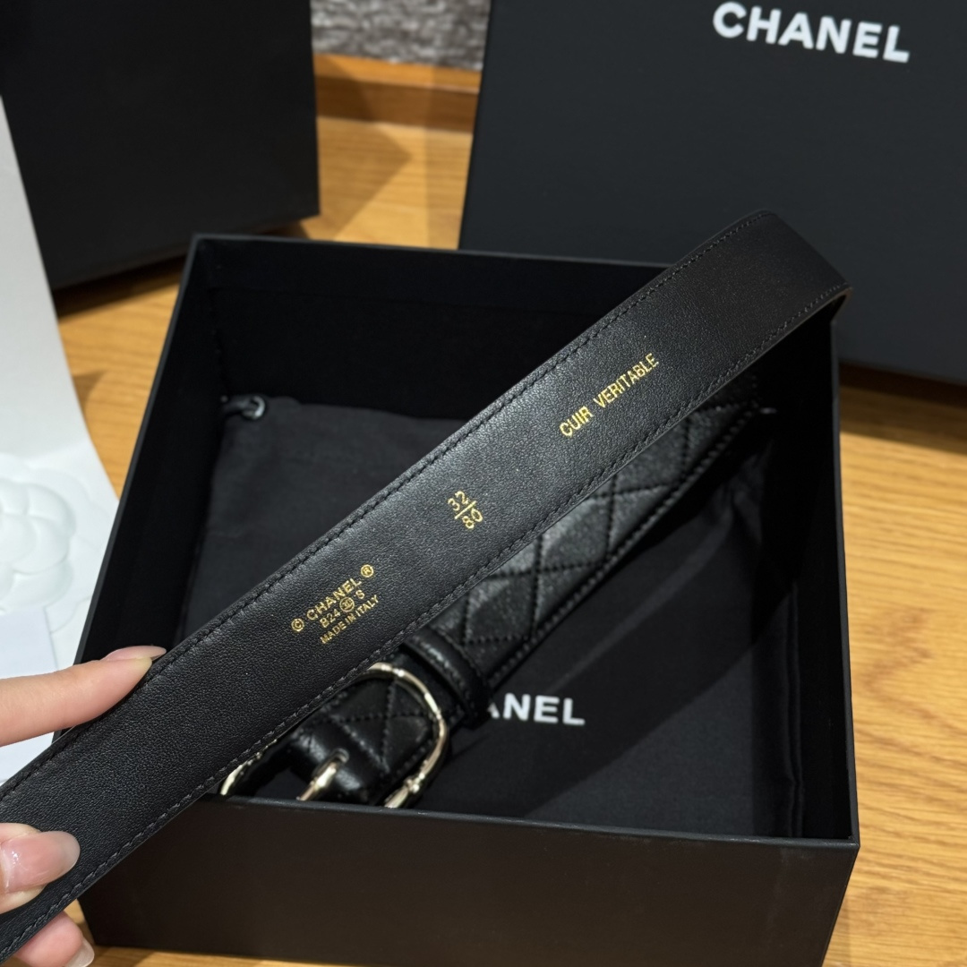 香家新款女士腰带 这款采用双面小牛皮腰带-Chinese UA Cheap High Quatity Brand Clothes Bags handbags Sneakers wholesale wholesaler seller from China Factory suppliers Fashion Clothing Shoes best Quality Beautiful Price 香家新款女士腰带 这款采用双面小牛皮腰带