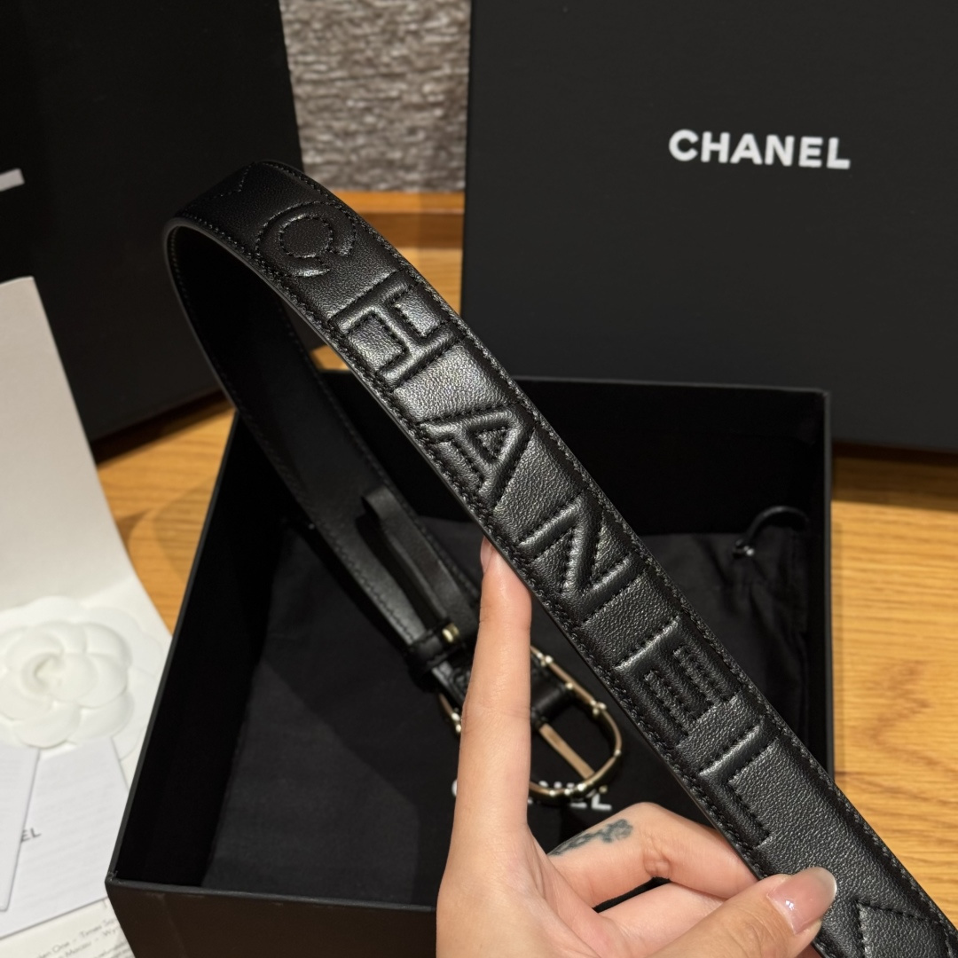 香家新款女士腰带 这款采用双面小牛皮腰带-Chinese UA Cheap High Quatity Brand Clothes Bags handbags Sneakers wholesale wholesaler seller from China Factory suppliers Fashion Clothing Shoes best Quality Beautiful Price 香家新款女士腰带 这款采用双面小牛皮腰带