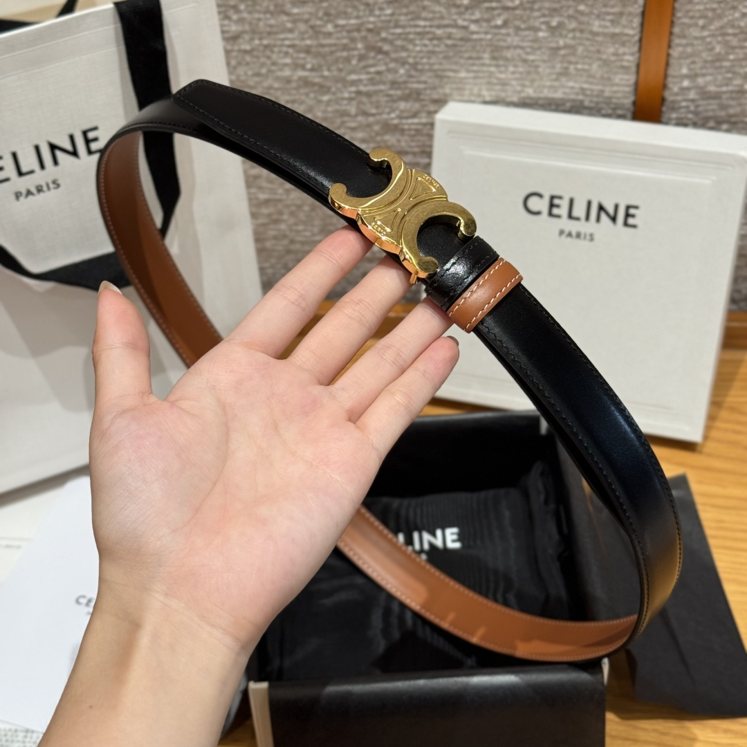 -凯旋门家新款ALIX 中号25毫米双面腰带 这款采用牛皮革 金属饰面 25毫米
