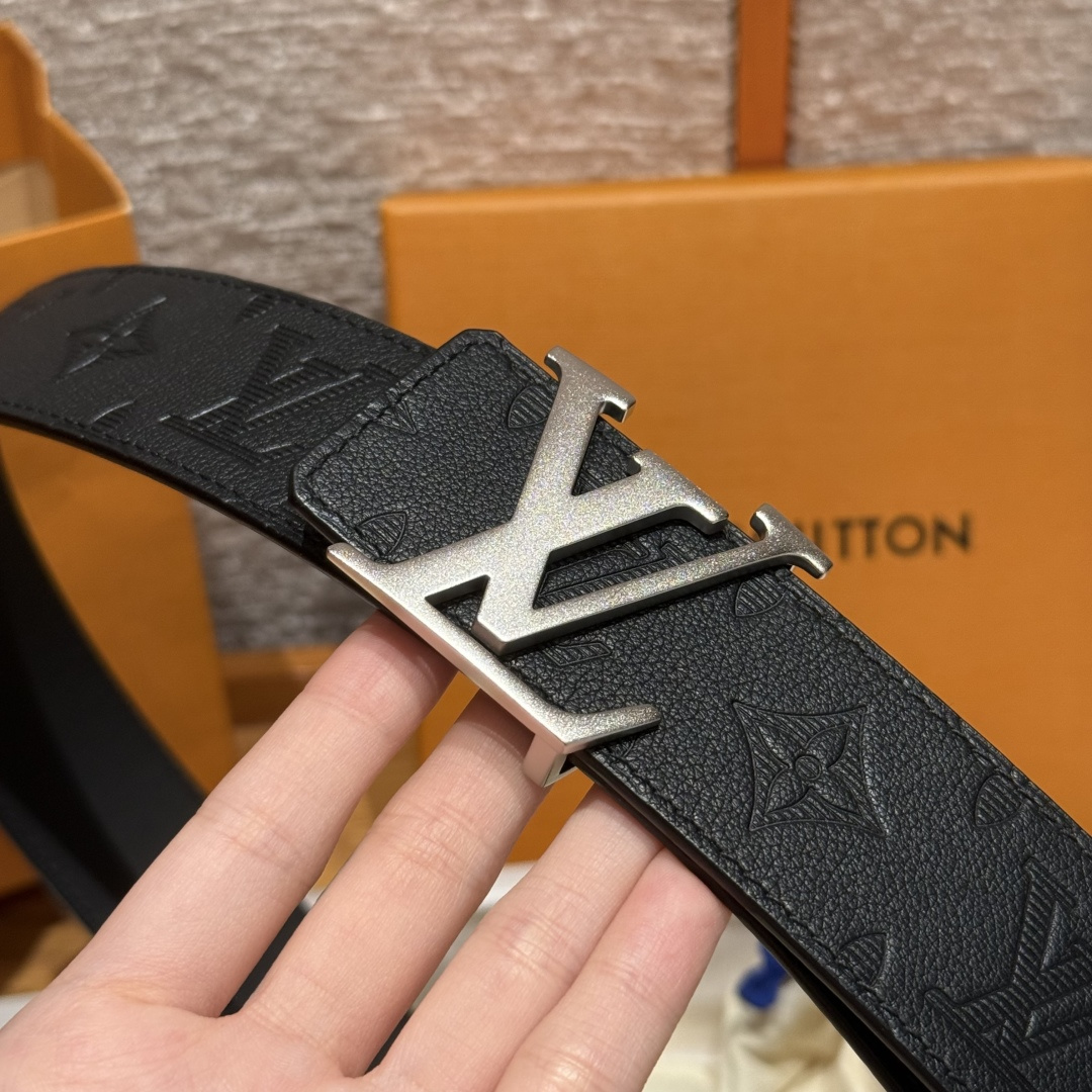 루이비통 이니셜펄 40mm 양면 가죽 벨트 상세 이미지 5