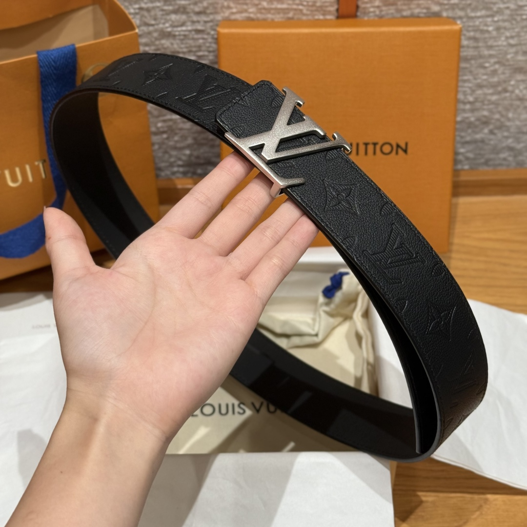 루이비통 이니셜펄 40mm 양면 가죽 벨트 상세 이미지 4