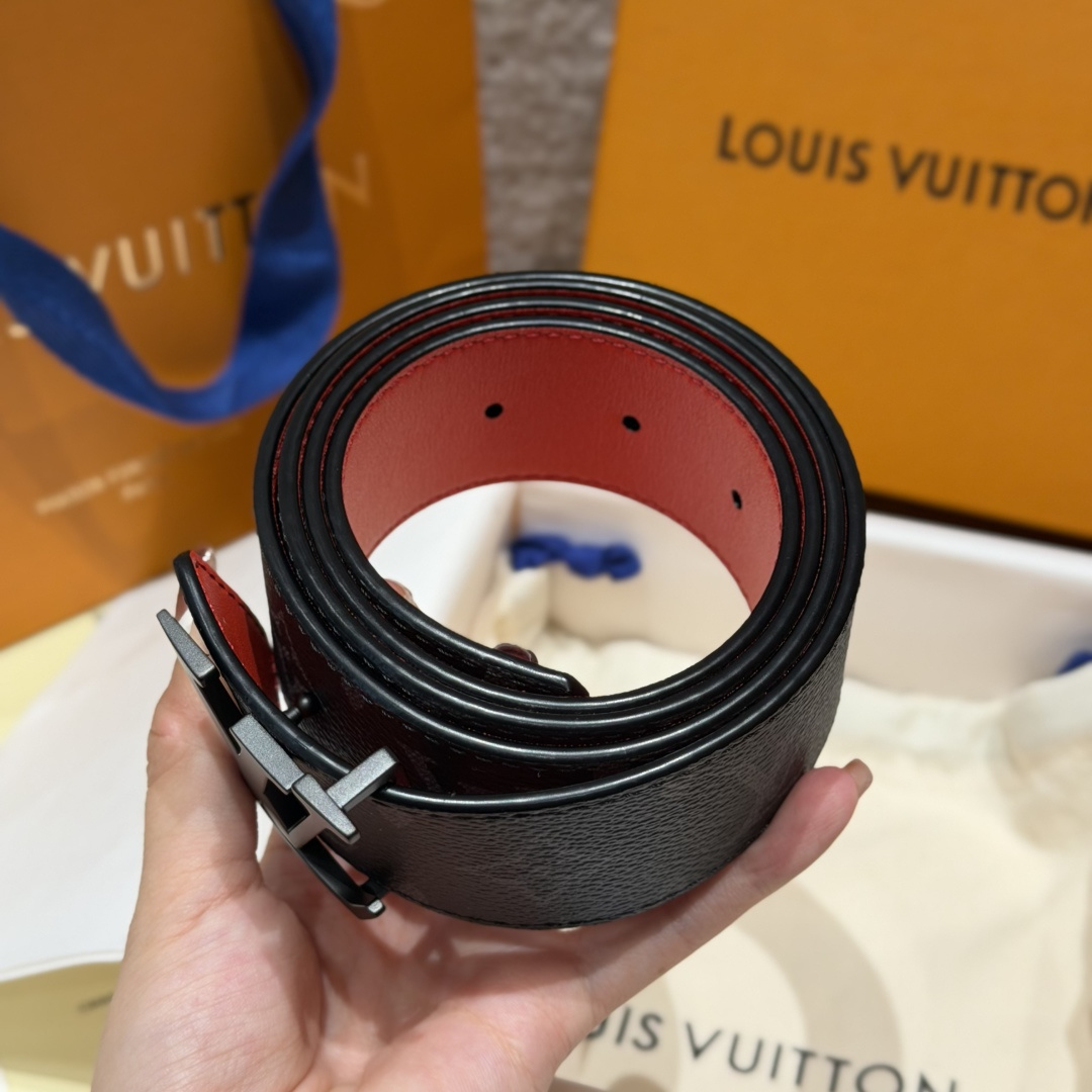 루이비통 이니셜 40mm 리버시블 벨트 상세 이미지 4