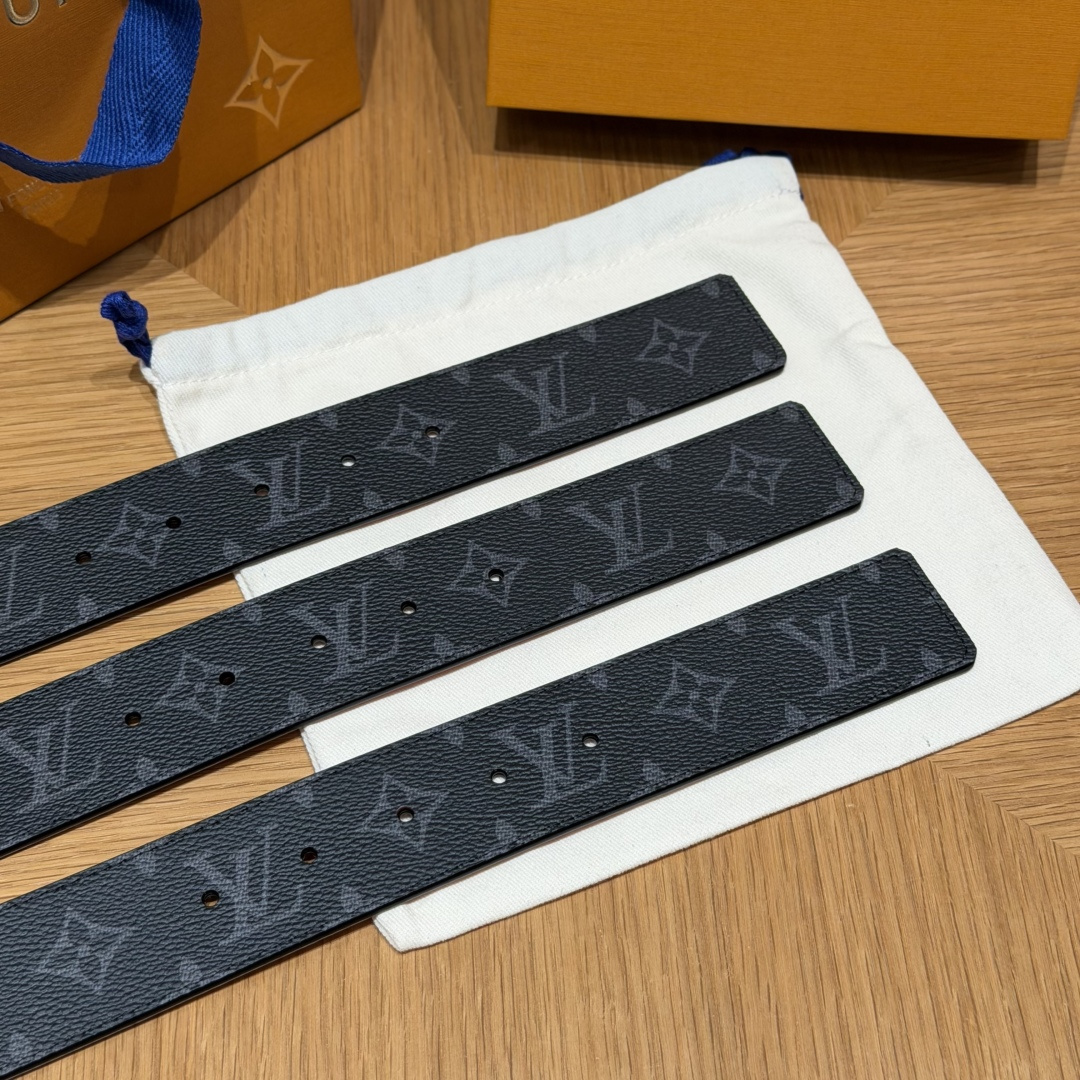 루이비통 이니셜 리버서블 소가죽 벨트 상세 이미지 4