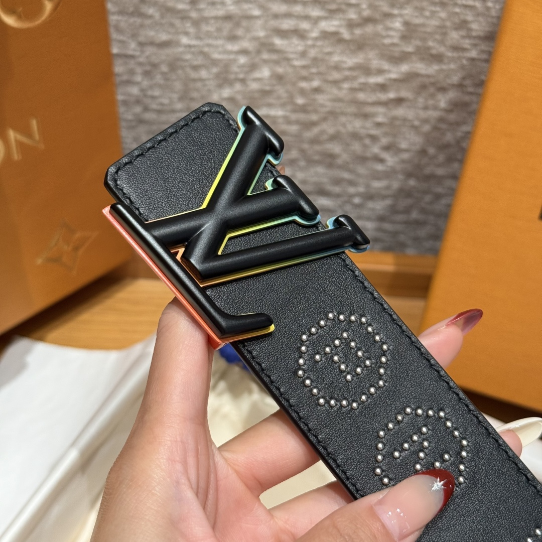 루이비통 디멘션 락커빌리 스터드 40mm 리버시블 벨트 상세 이미지 7