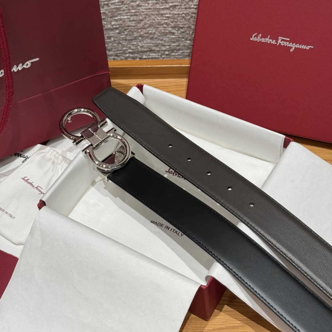 SF双面可调式Gancini皮带这款皮带是品牌的经典配饰之一，高贵优雅，经典不衰，这款皮带配有银色金属经