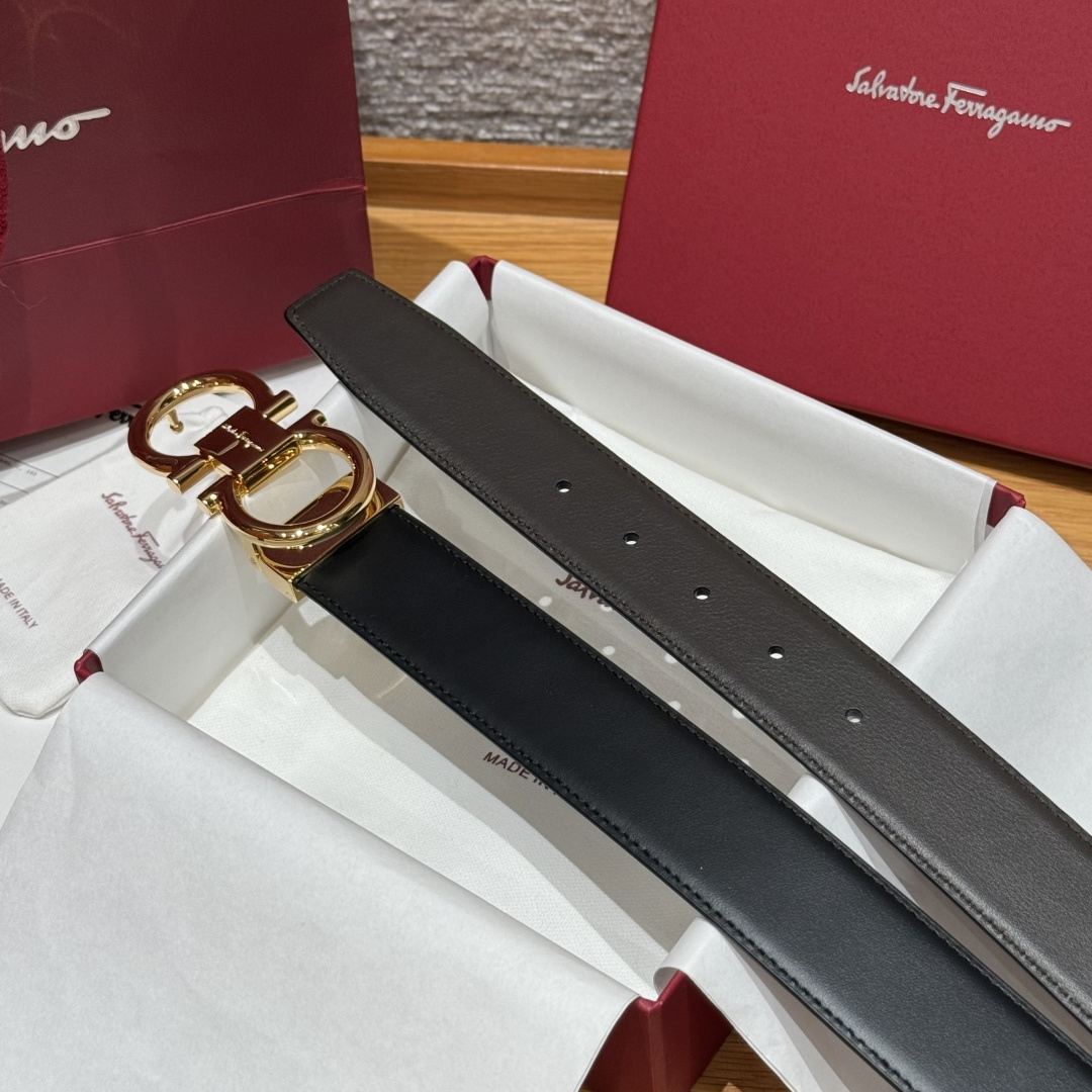 SF双面可调式Gancini皮带这款皮带是品牌的经典配饰之一，高贵优雅，经典不衰，这款皮带配有金色金属经