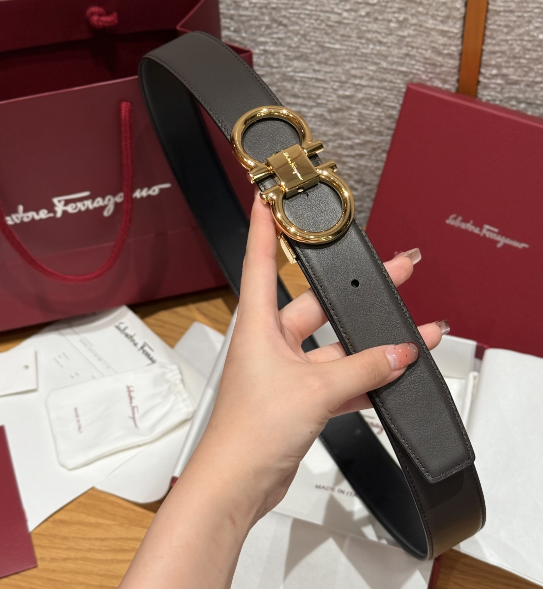 SF双面可调式Gancini皮带这款皮带是品牌的经典配饰之一，高贵优雅，经典不衰，这款皮带配有金色金属经