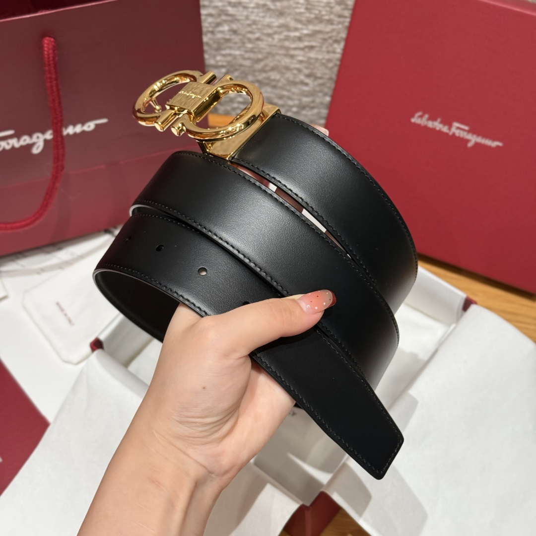 SF双面可调式Gancini皮带这款皮带是品牌的经典配饰之一，高贵优雅，经典不衰，这款皮带配有金色金属经