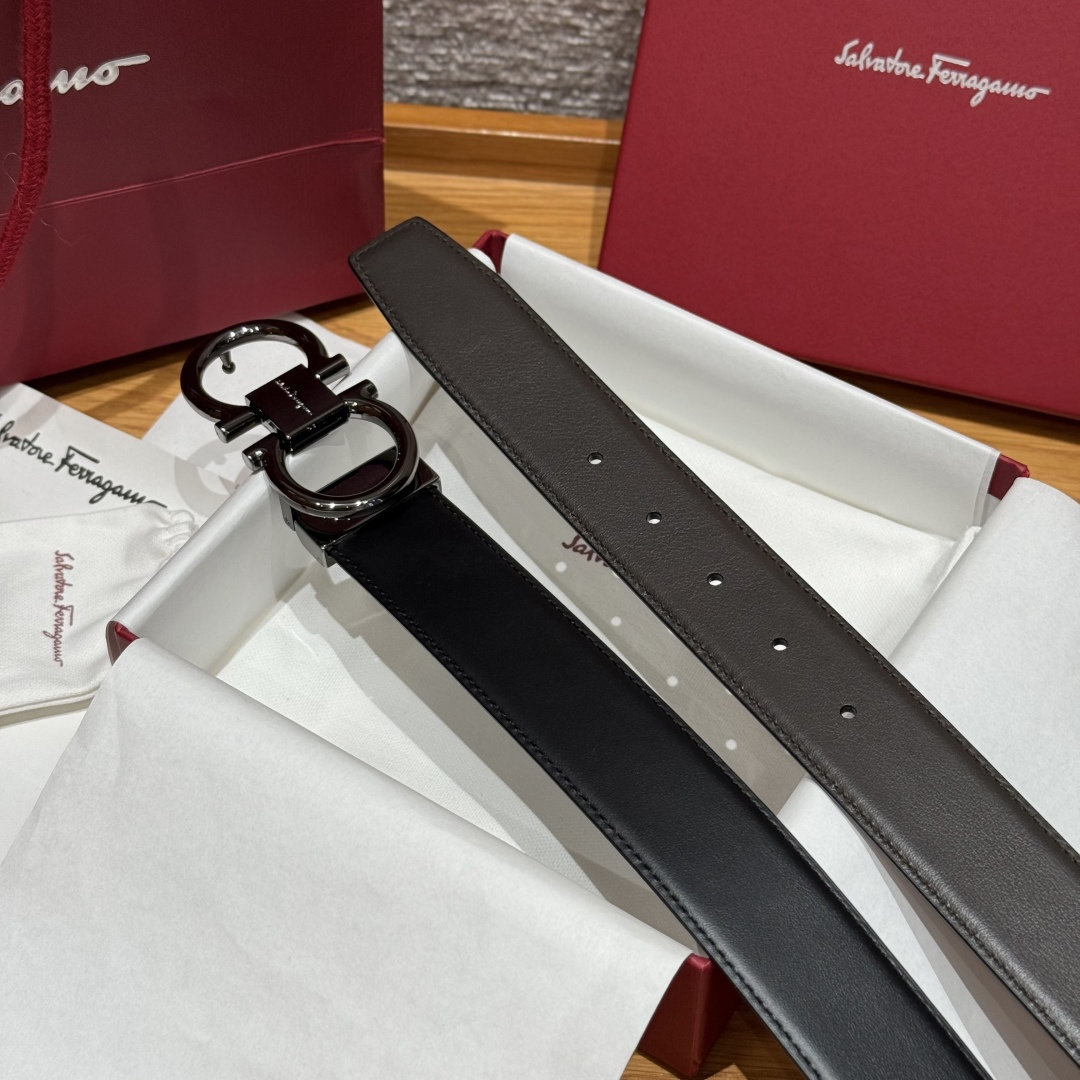 SF双面可调式Gancini皮带这款皮带是品牌的经典配饰之一，高贵优雅，经典不衰，这款皮带配有金色金属经