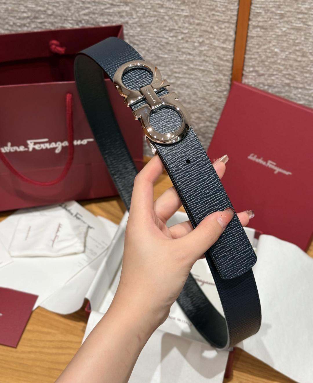 SF双面可调式Gancini皮带这款皮带是品牌的经典配饰之一，高贵优雅，经典不衰，这款皮带配有经典Gan